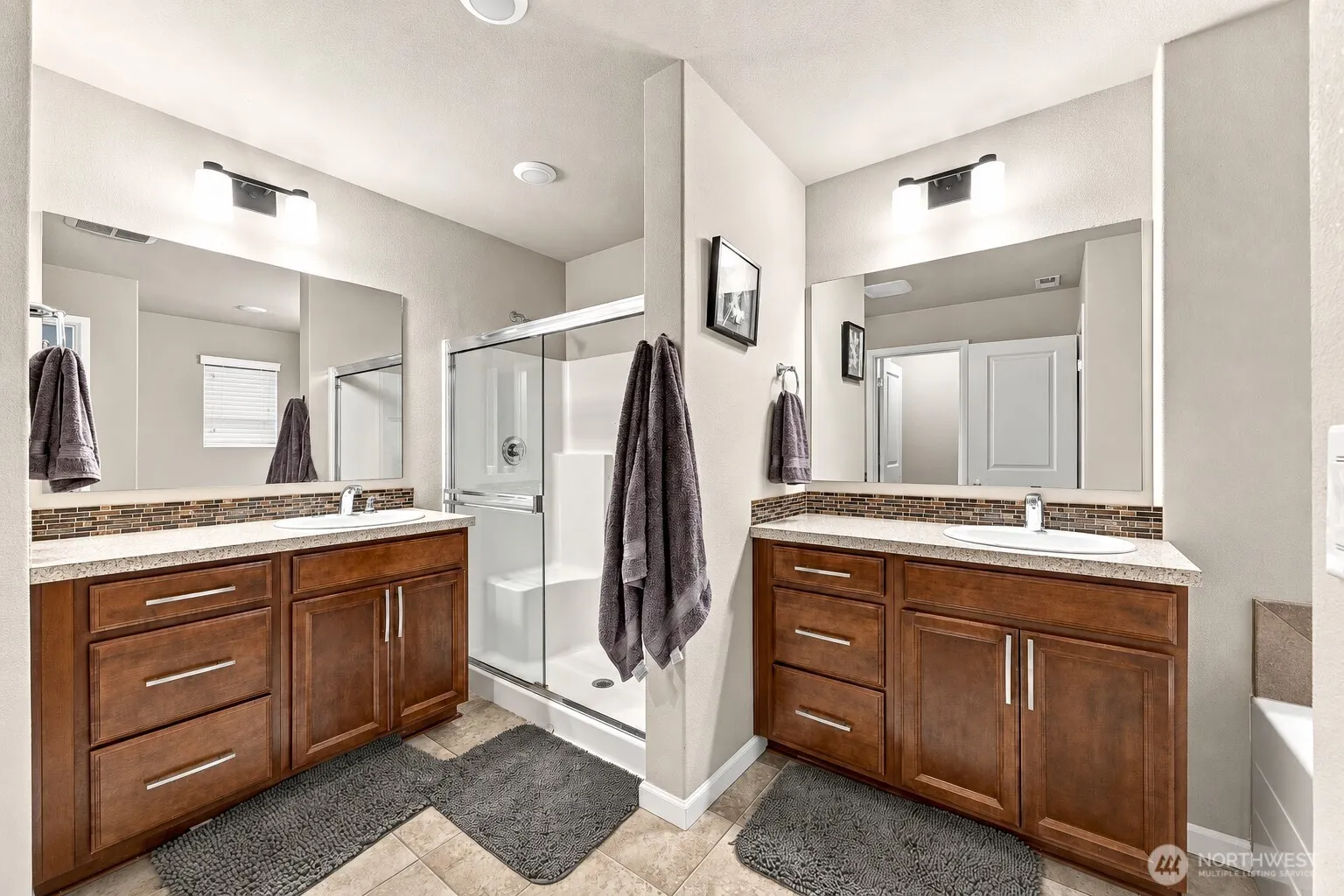 2733 197th Lane SW #B, Lynnwood, WA 98036