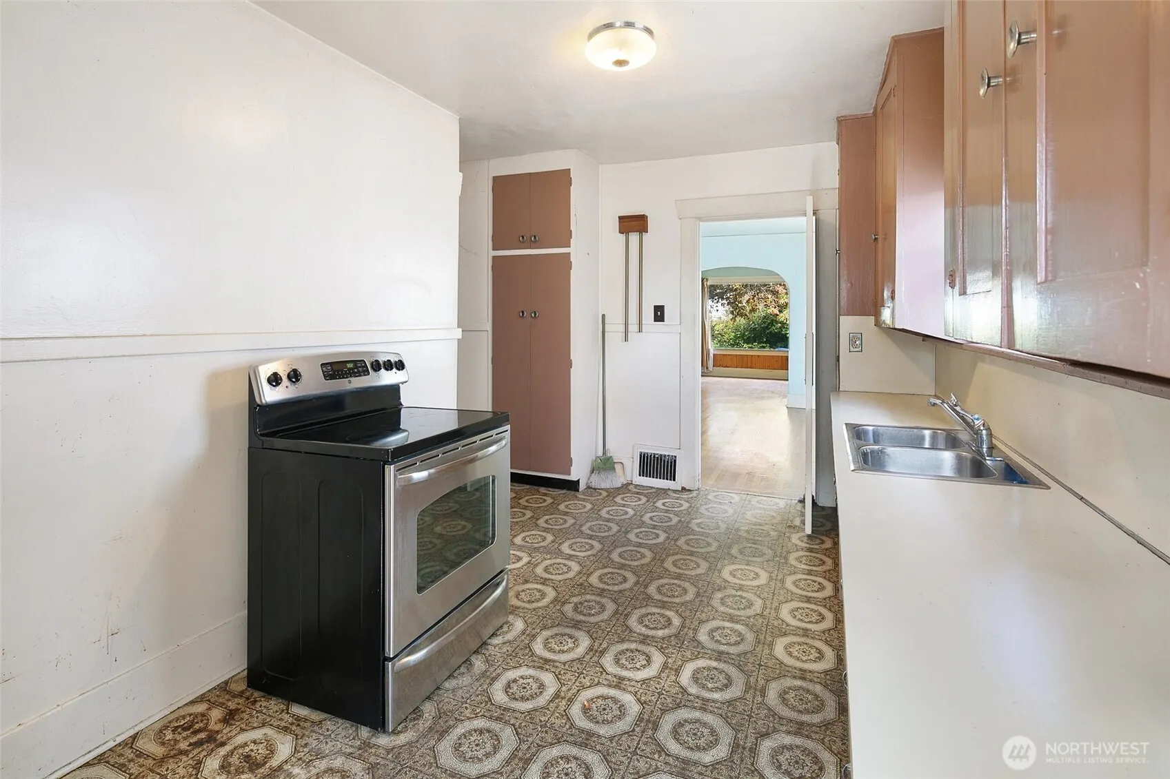 2405 N 40th Street , Seattle, WA 98103