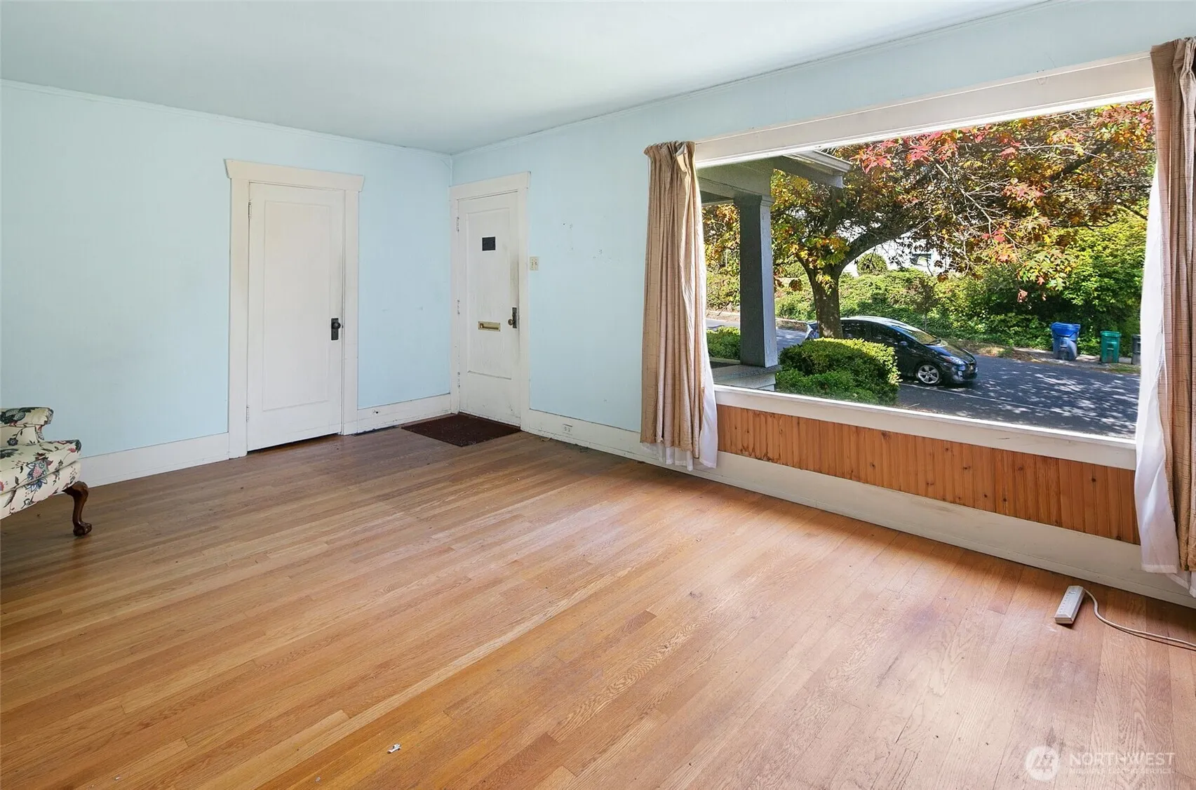 2405 N 40th Street , Seattle, WA 98103