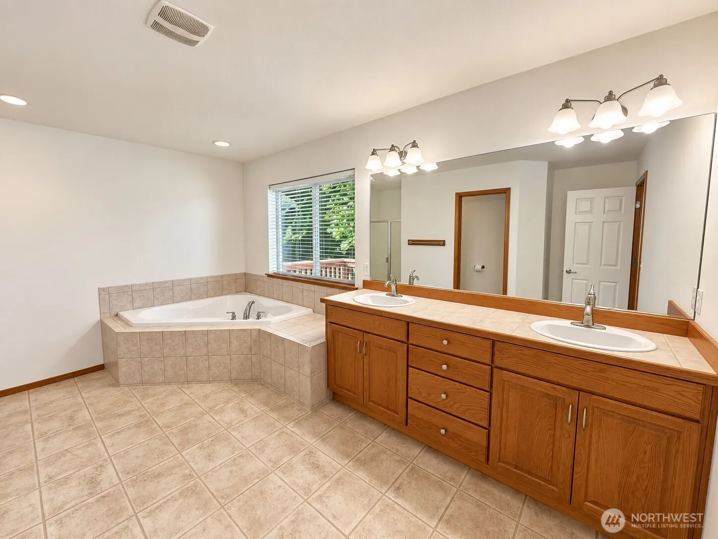 4223 144th Street SW, Lynnwood, WA 98087