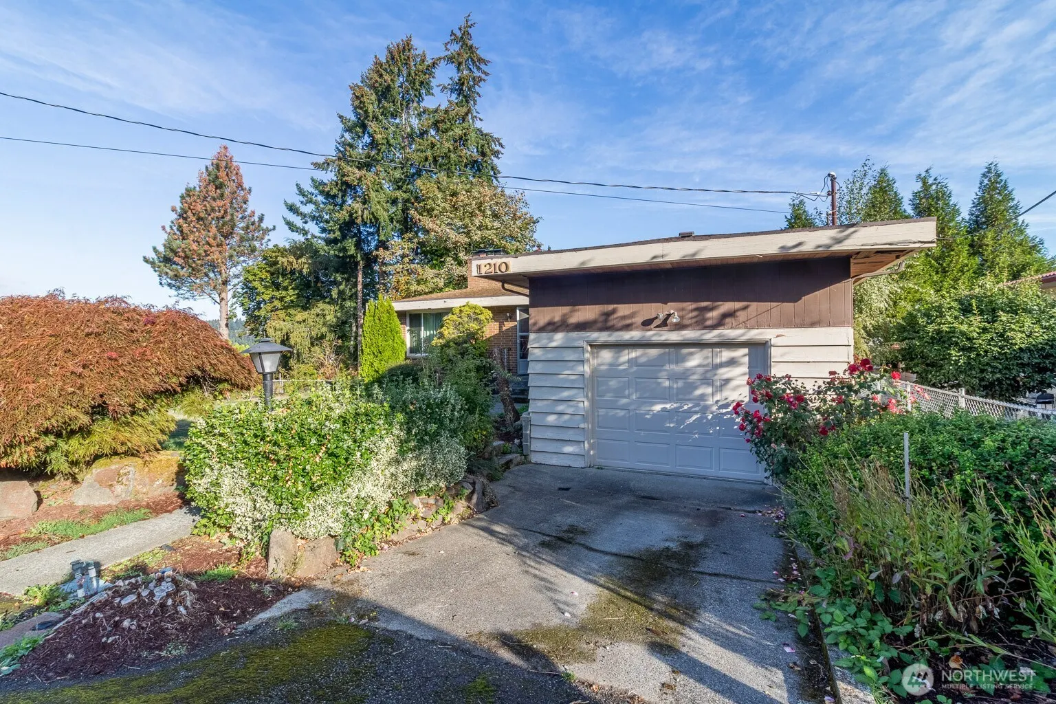 1210 N 33rd Place , Renton, WA 98056
