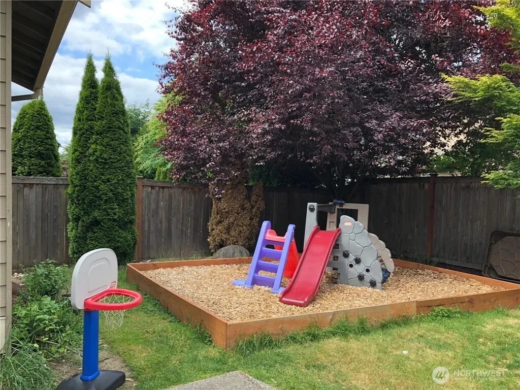 16652 NE 120th Street NE, Redmond, WA 98052