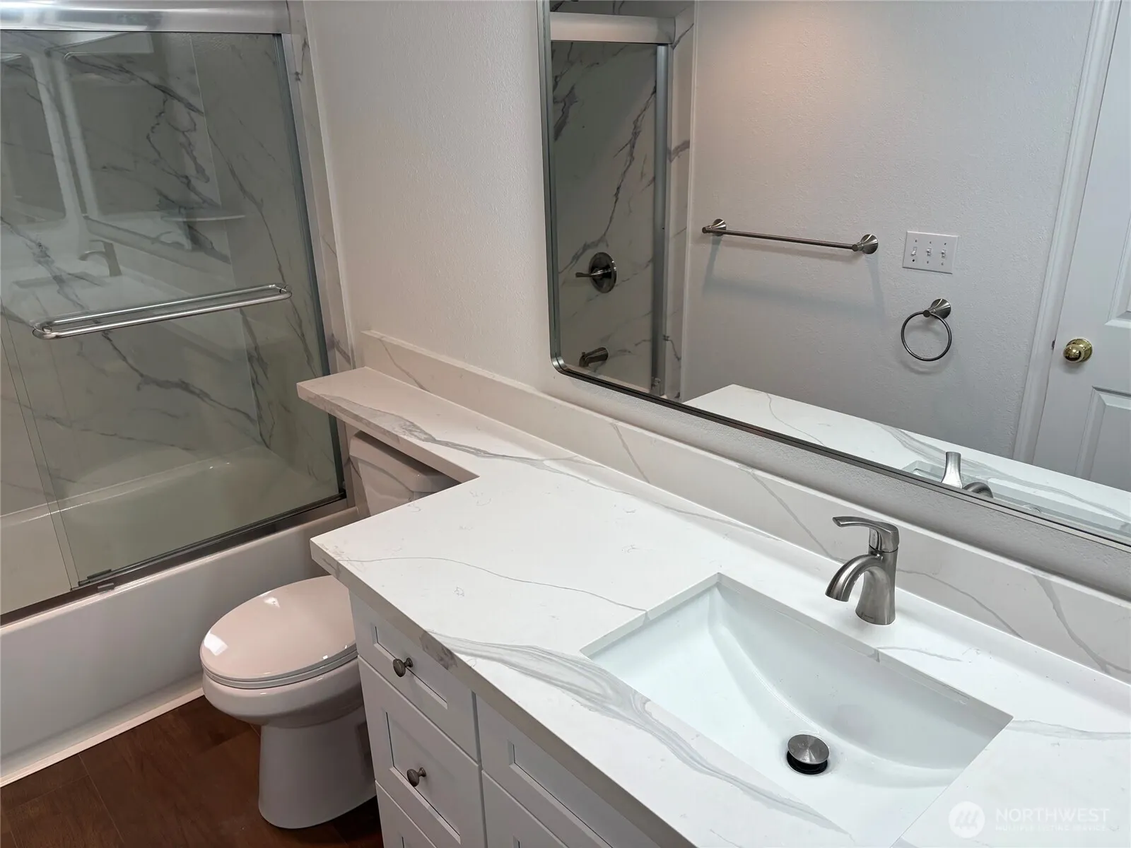 2640 118th Avenue SE #301, Bellevue, WA 98005