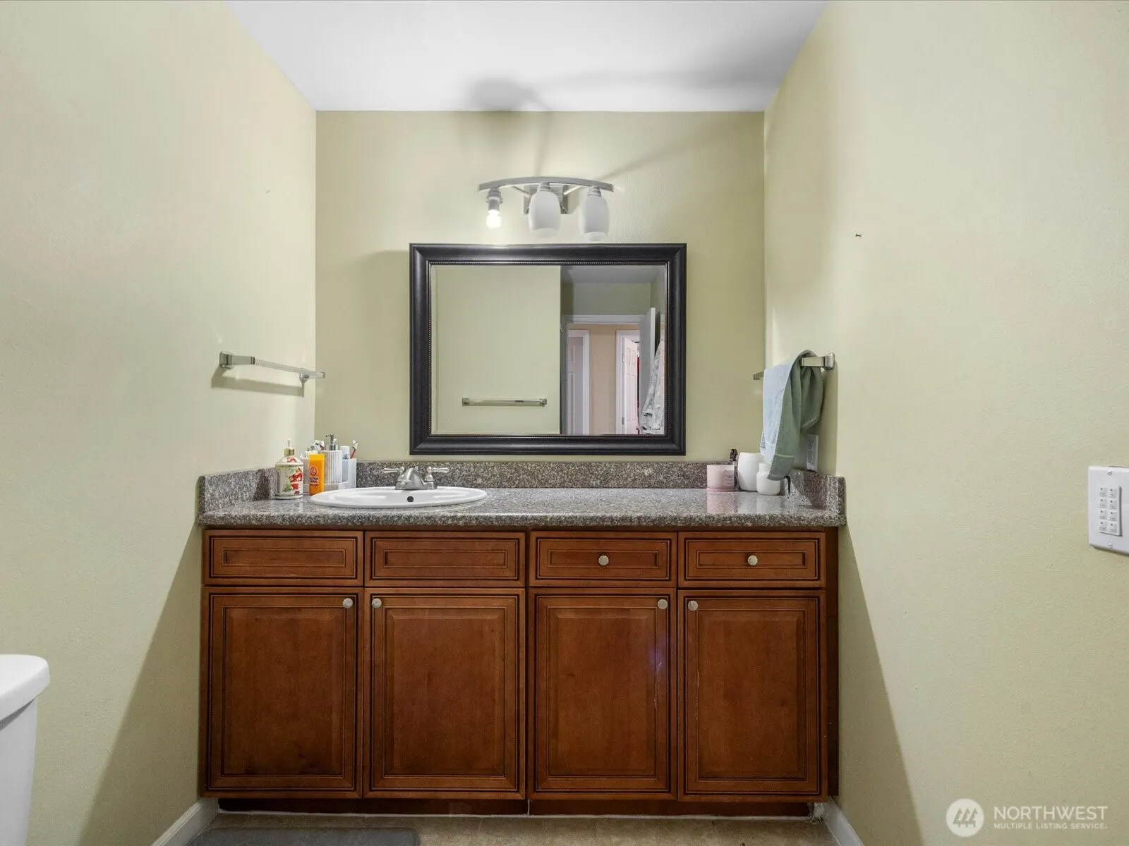 19310 1st Avenue SE, Bothell, WA 98012