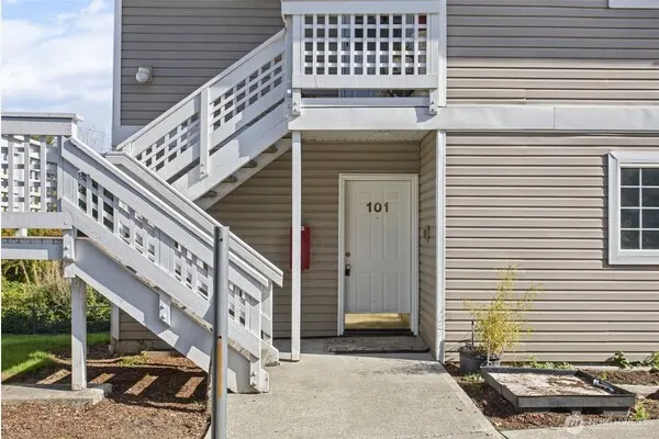12432 SE 272nd Place #B101, Kent, WA 98030
