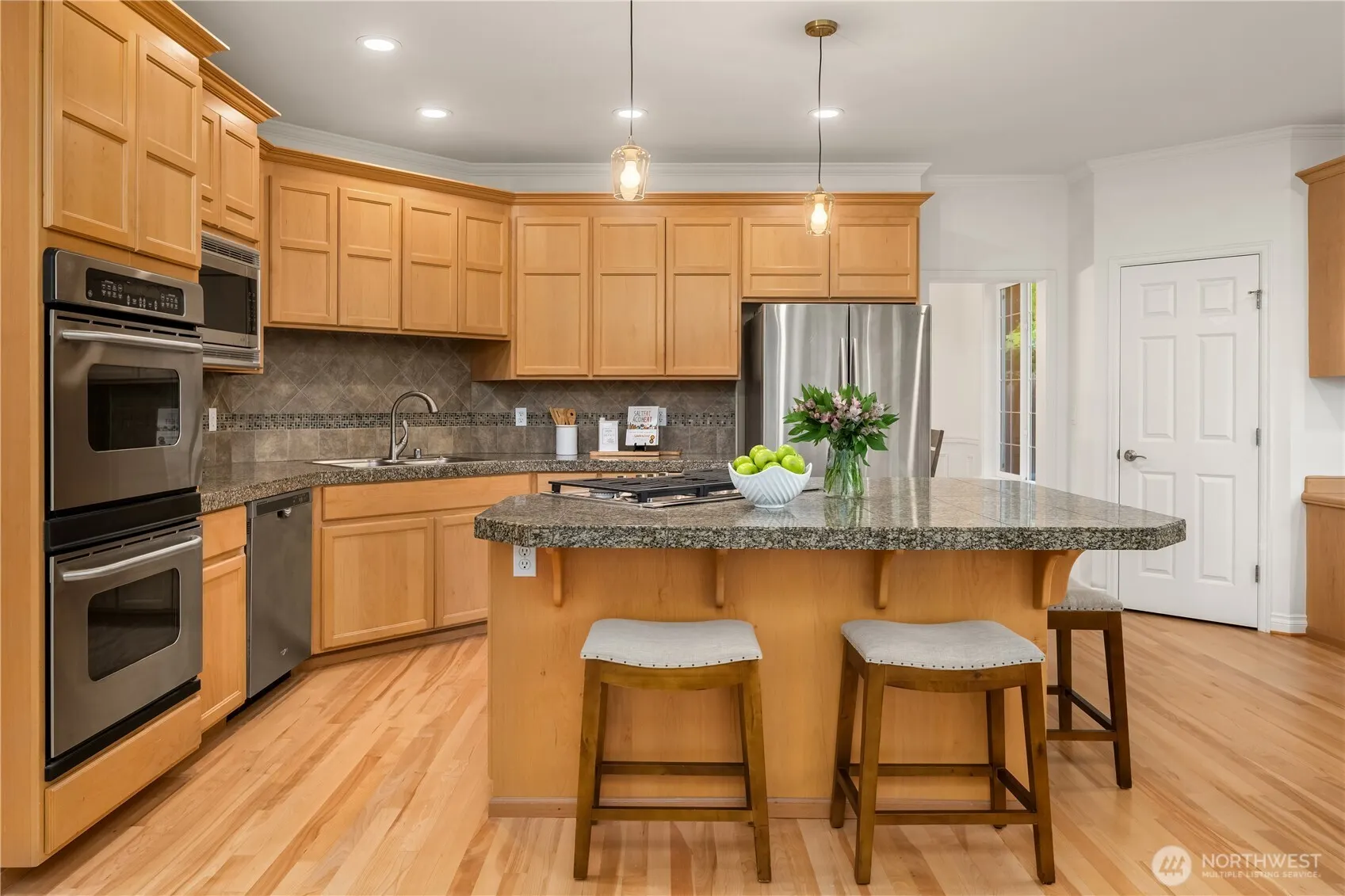 27022 SE 13th Street , Sammamish, WA 98075