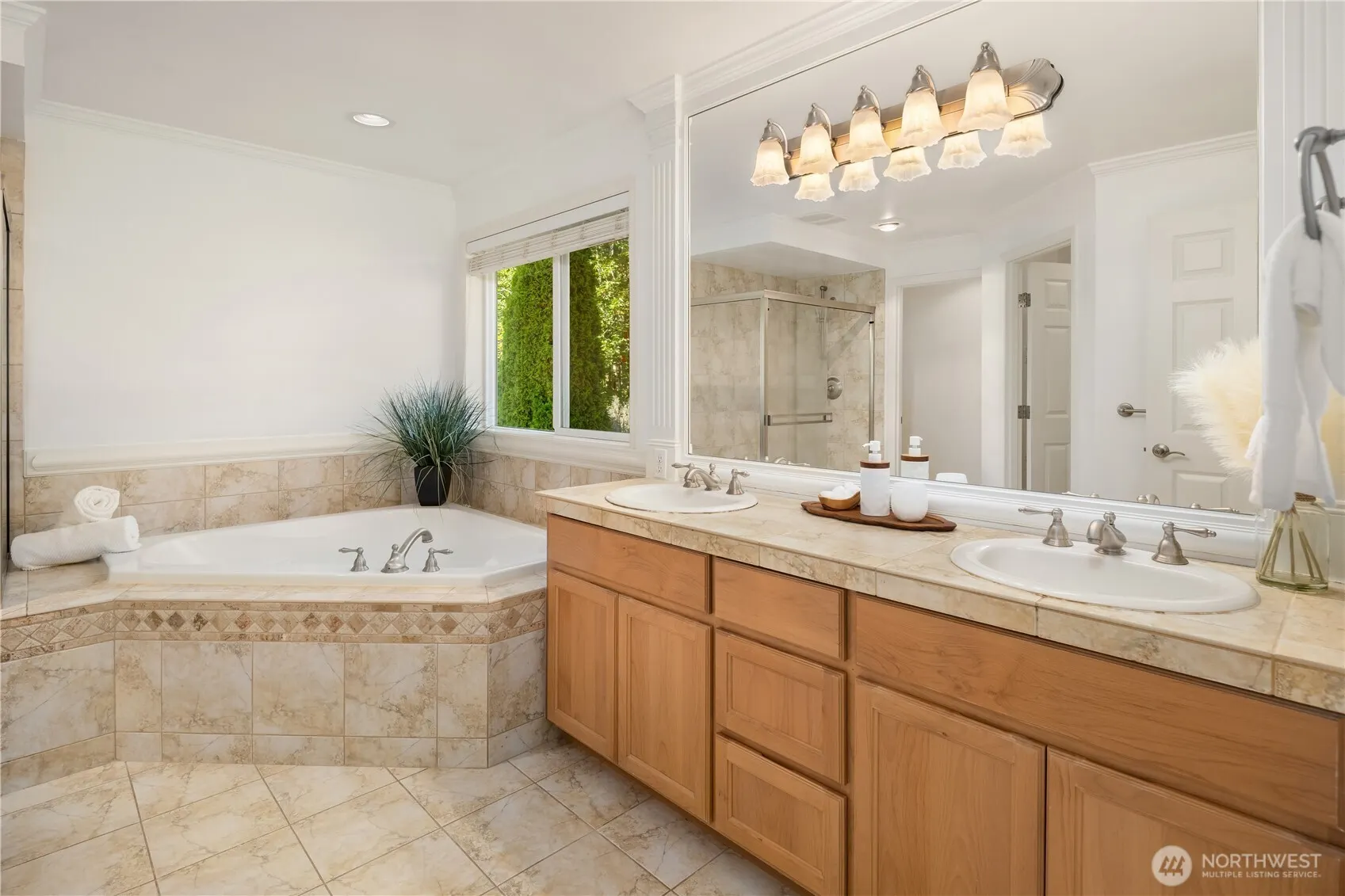 27022 SE 13th Street , Sammamish, WA 98075