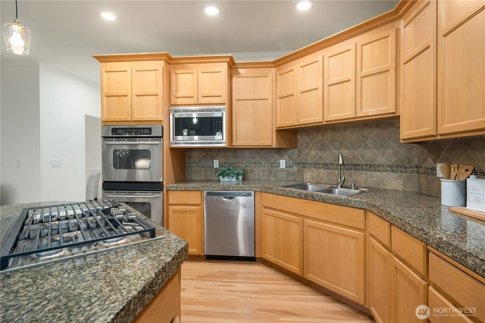 27022 SE 13th Street , Sammamish, WA 98075
