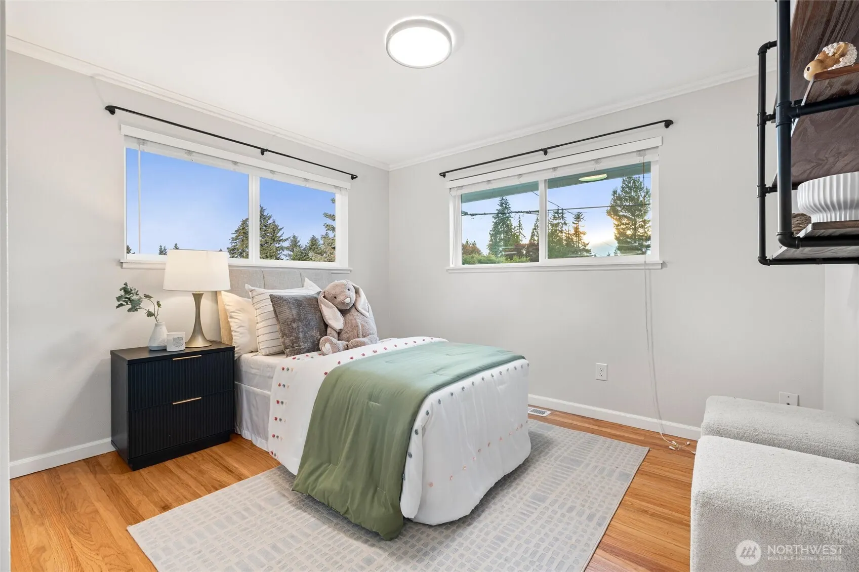 17729 64th Avenue W, Lynnwood, WA 98037