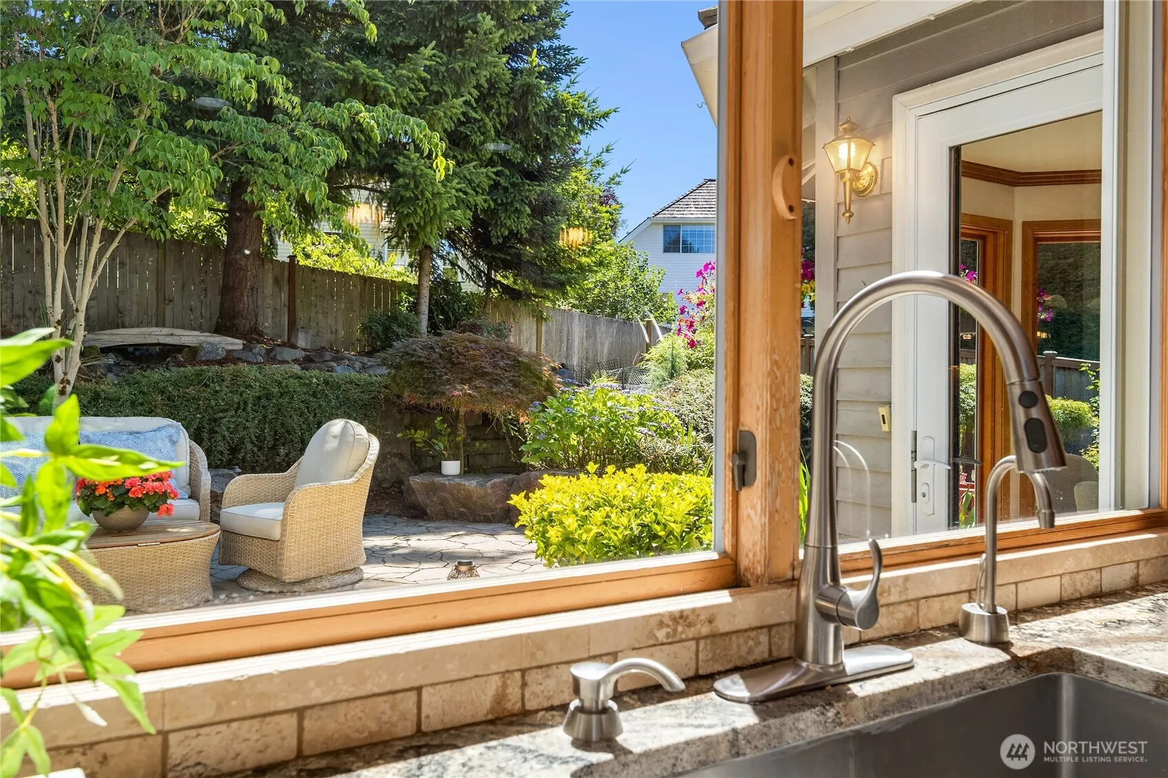 22525 SE 46th Place , Sammamish, WA 98075