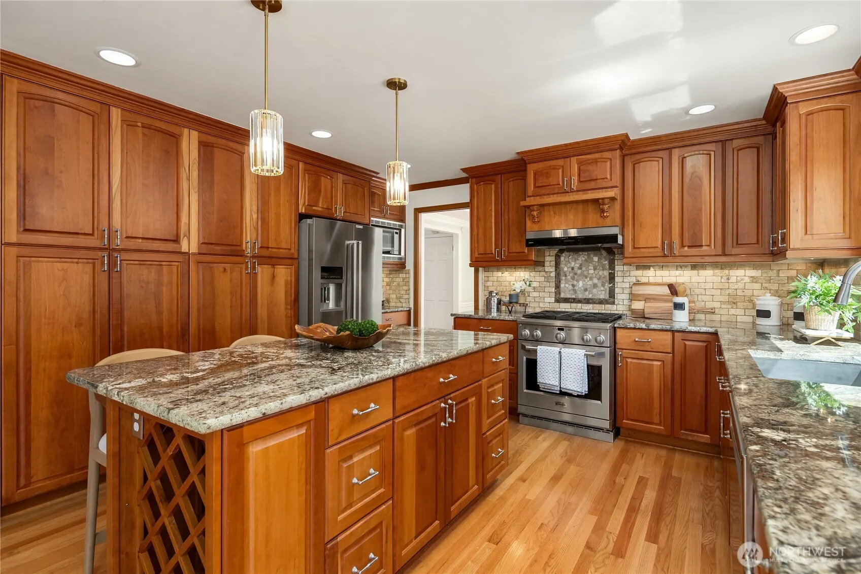 22525 SE 46th Place , Sammamish, WA 98075