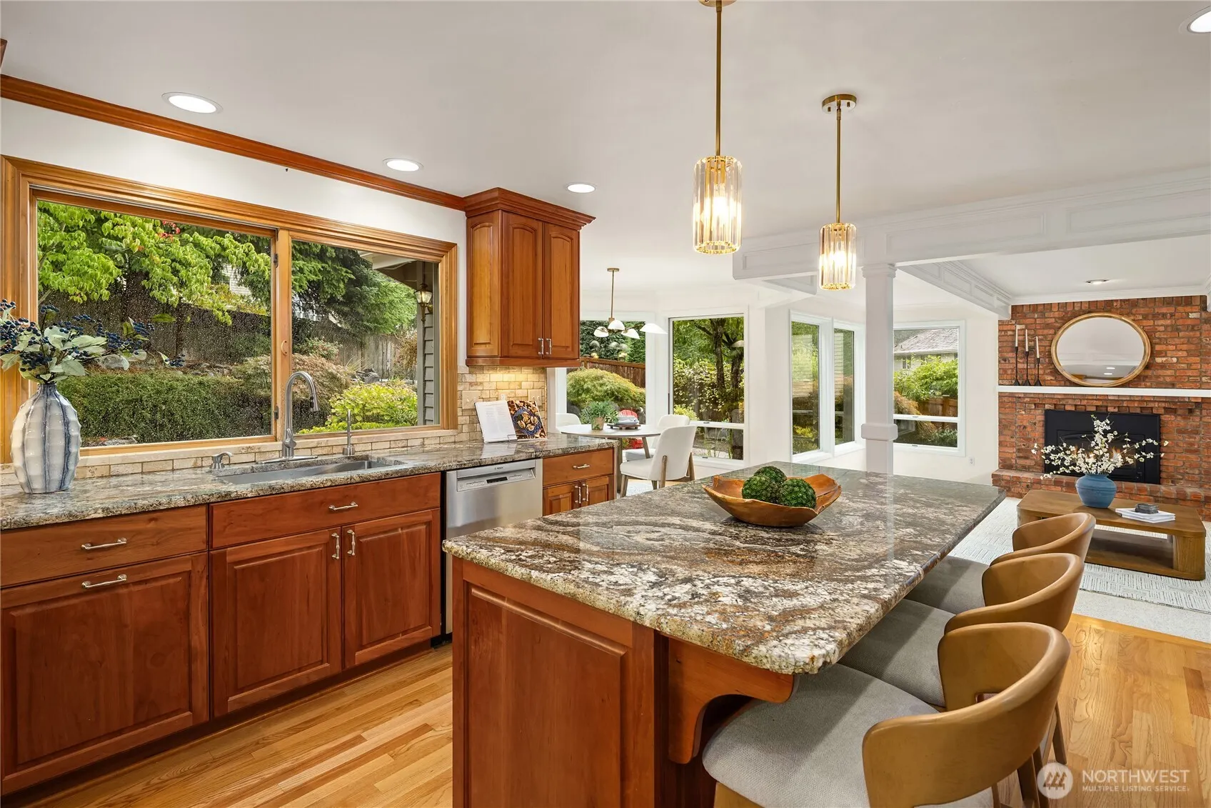 22525 SE 46th Place , Sammamish, WA 98075