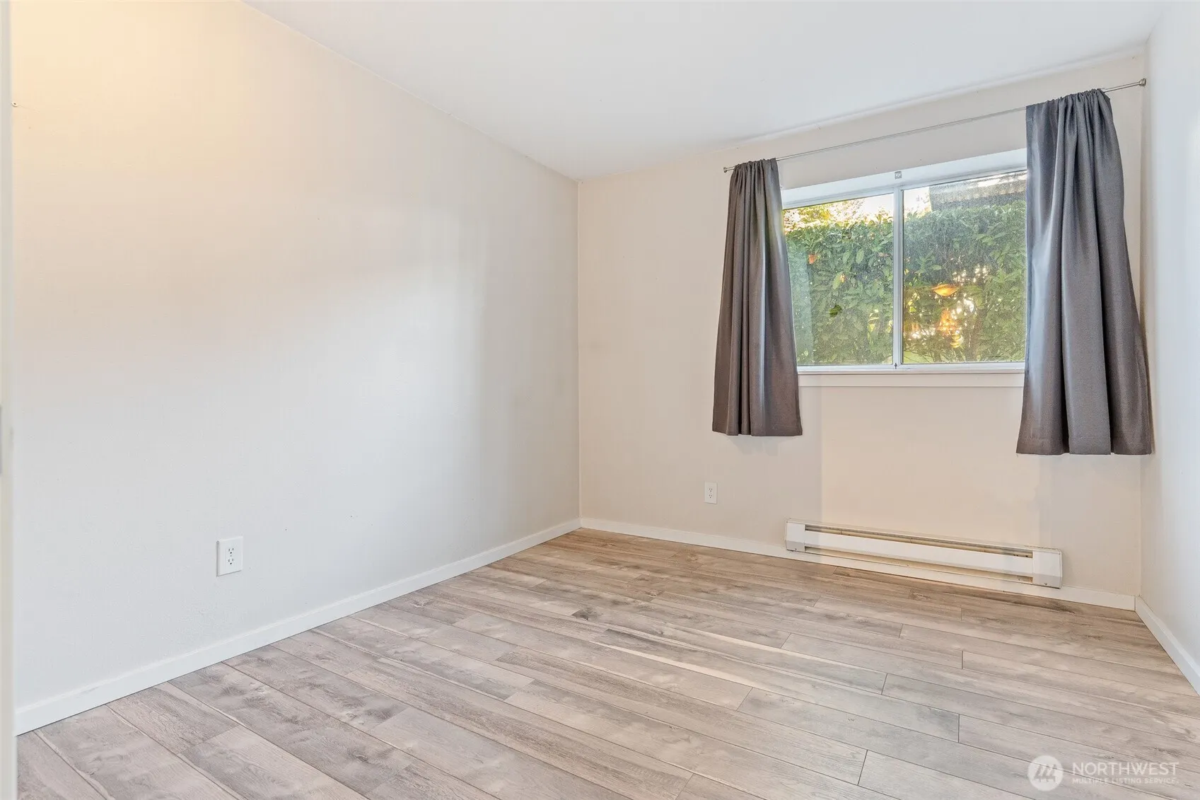 15415 35th Avenue W #F105, Lynnwood, WA 98087