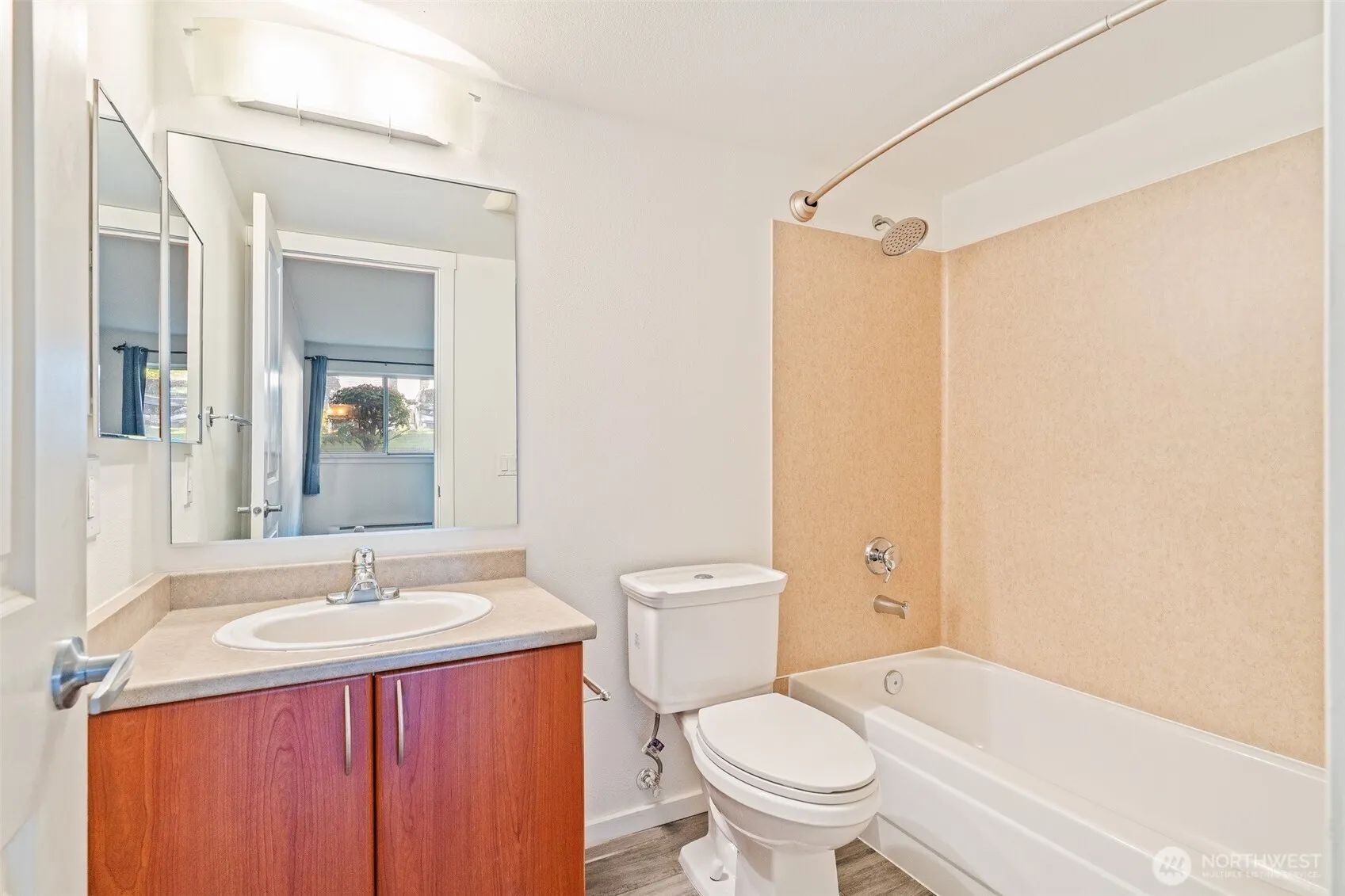 15415 35th Avenue W #F105, Lynnwood, WA 98087