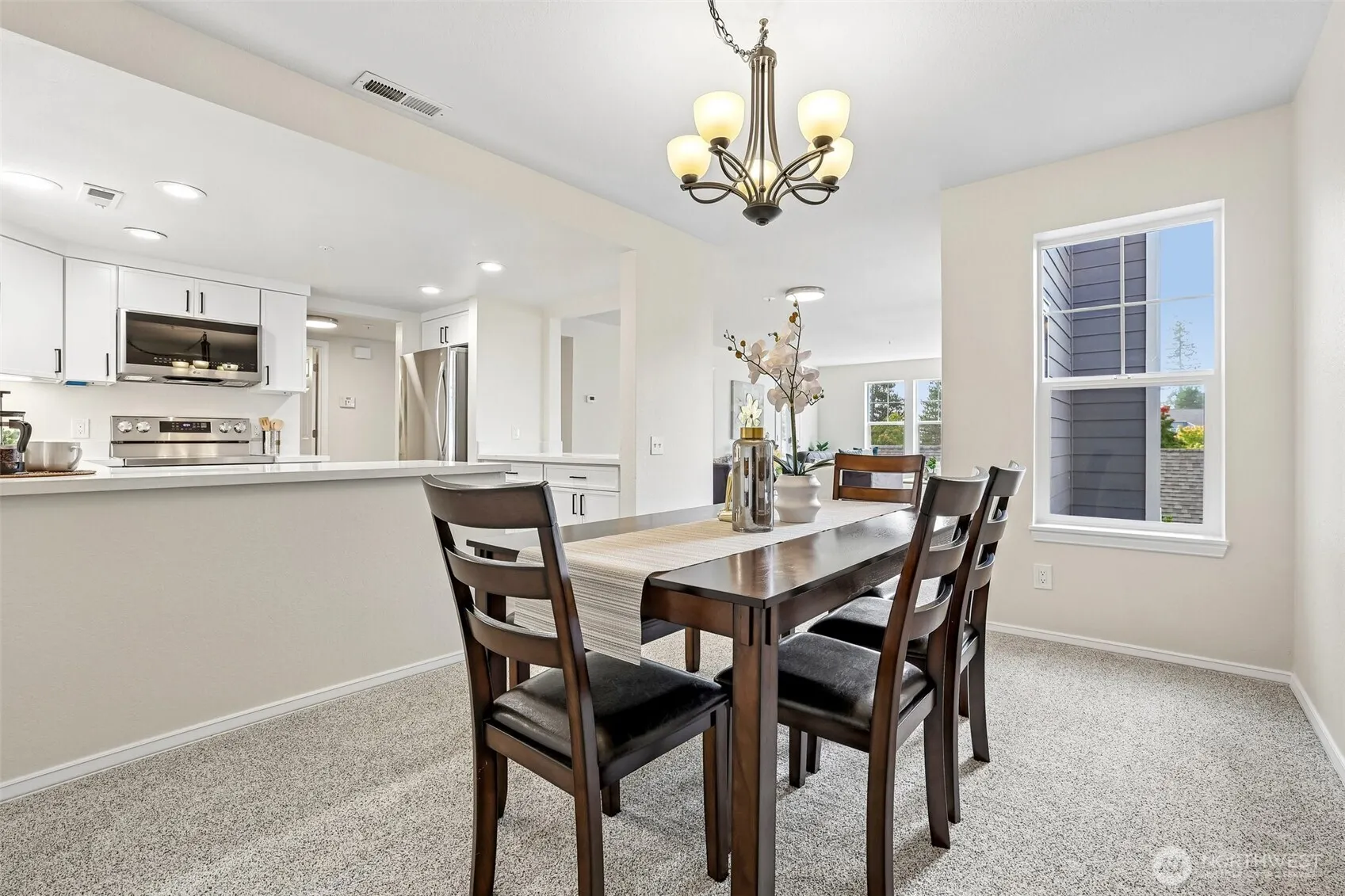 3935 226th Place SE #207, Issaquah, WA 98029