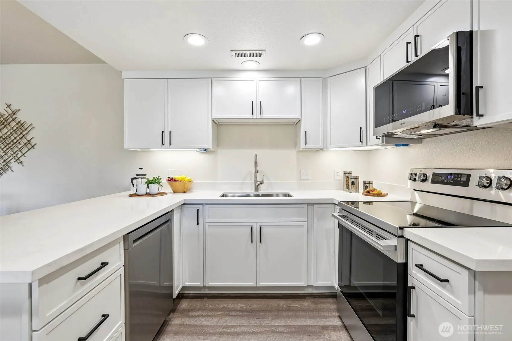 3935 226th Place SE #207, Issaquah, WA 98029