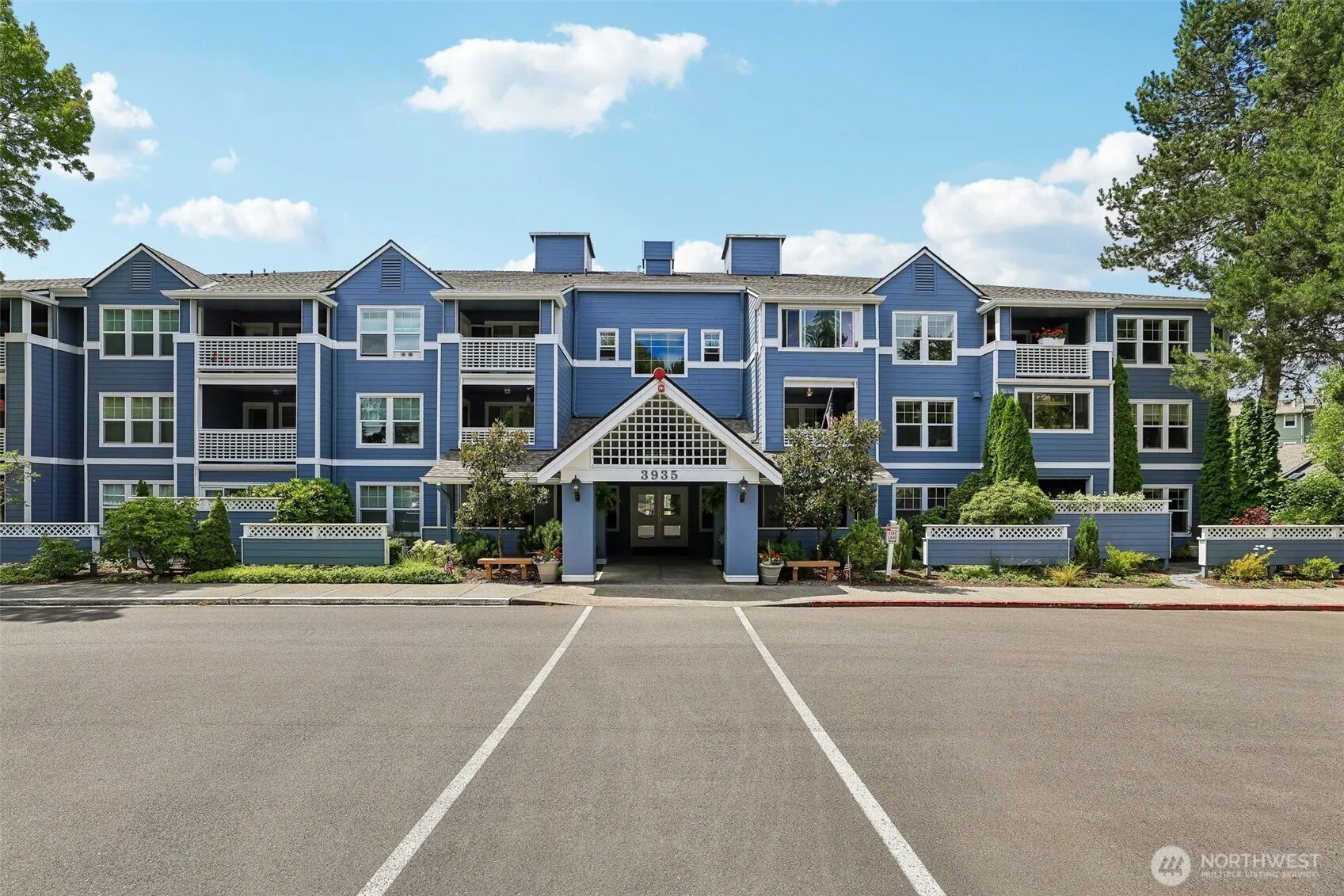 3935 226th Place SE #207, Issaquah, WA 98029