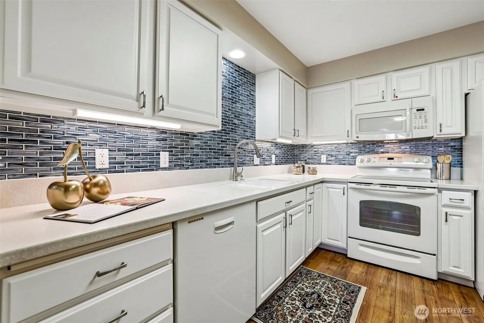 22535 SE Highland Circle #302, Issaquah, WA 98029