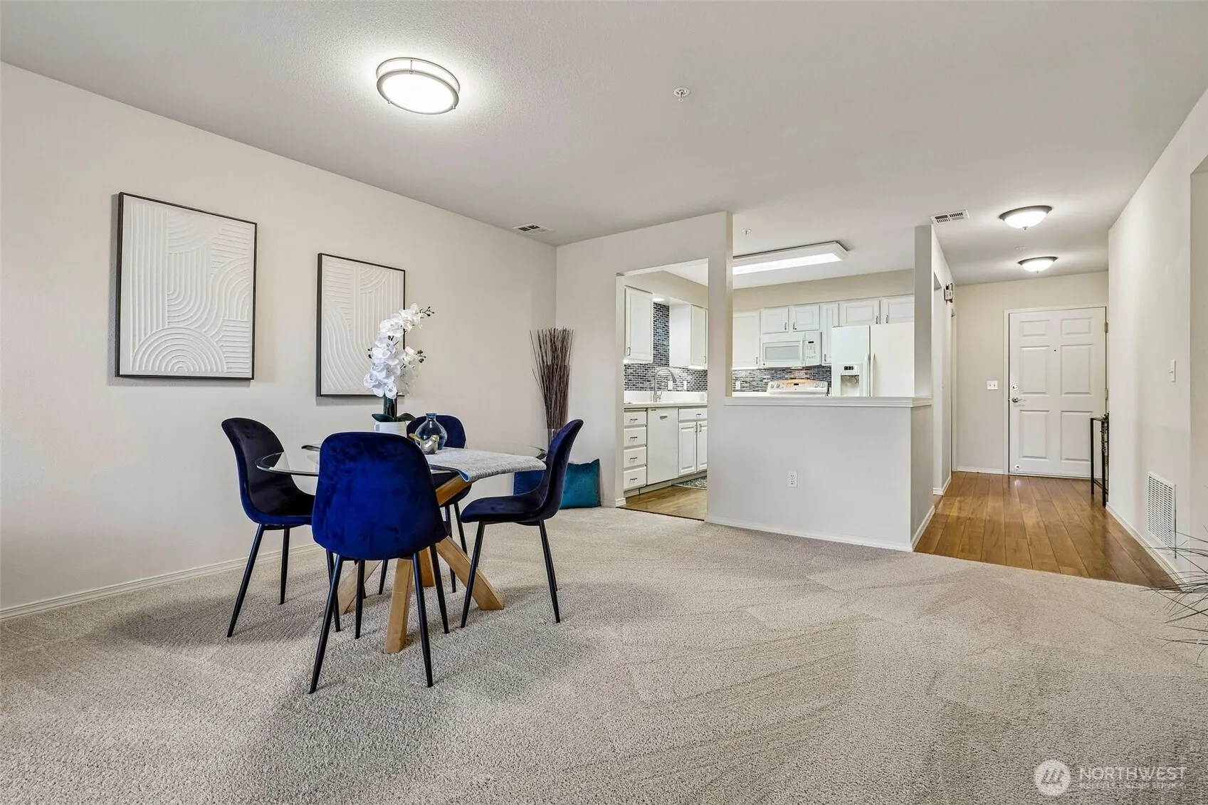 22535 SE Highland Circle #302, Issaquah, WA 98029