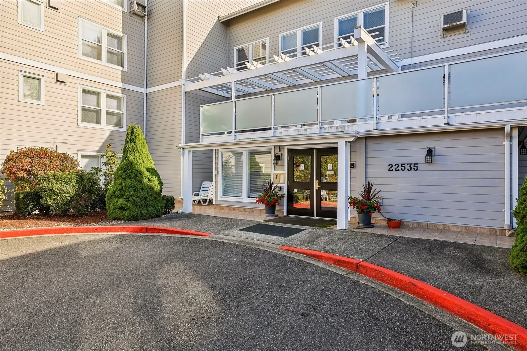 22535 SE Highland Circle #302, Issaquah, WA 98029