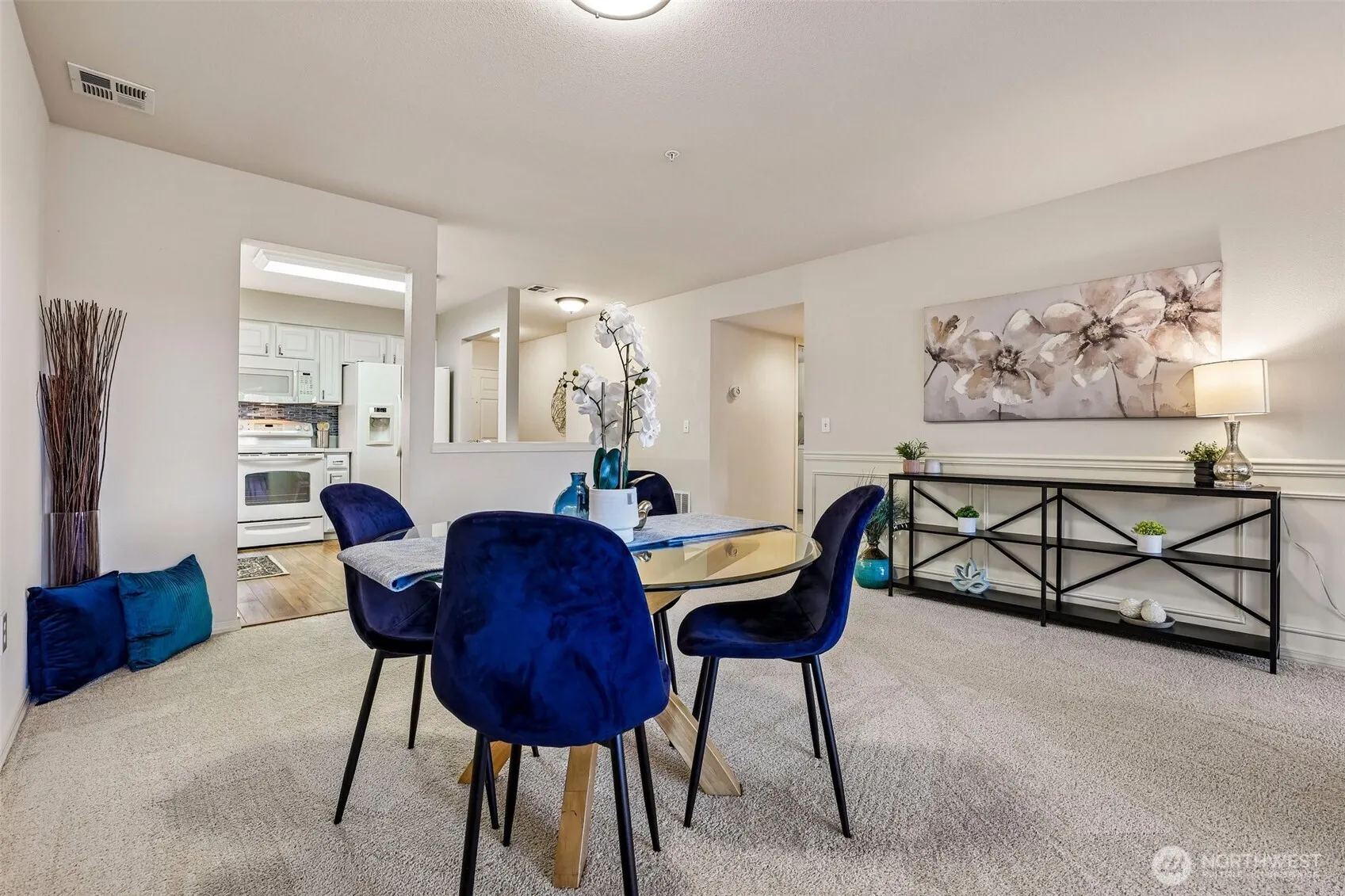 22535 SE Highland Circle #302, Issaquah, WA 98029
