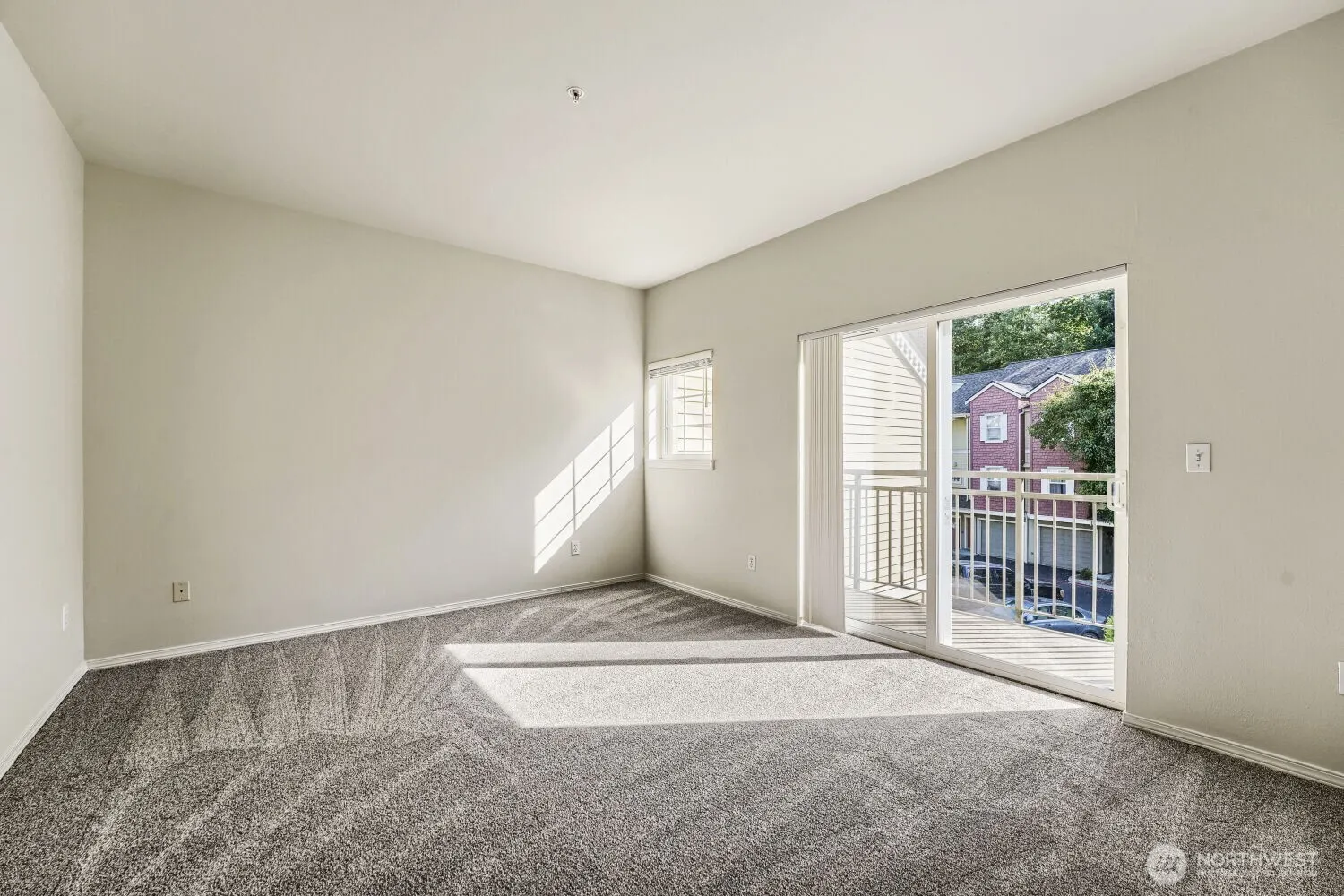 1800 NE 40th Street #F3, Renton, WA 98056-2074