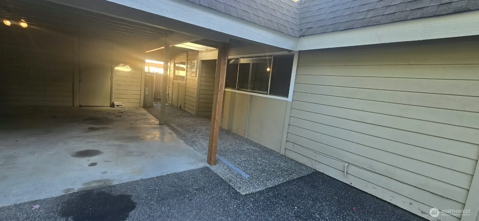 13821 SE Allen Road #B, Bellevue, WA 98006