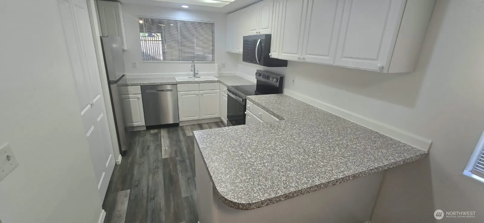 13821 SE Allen Road #B, Bellevue, WA 98006