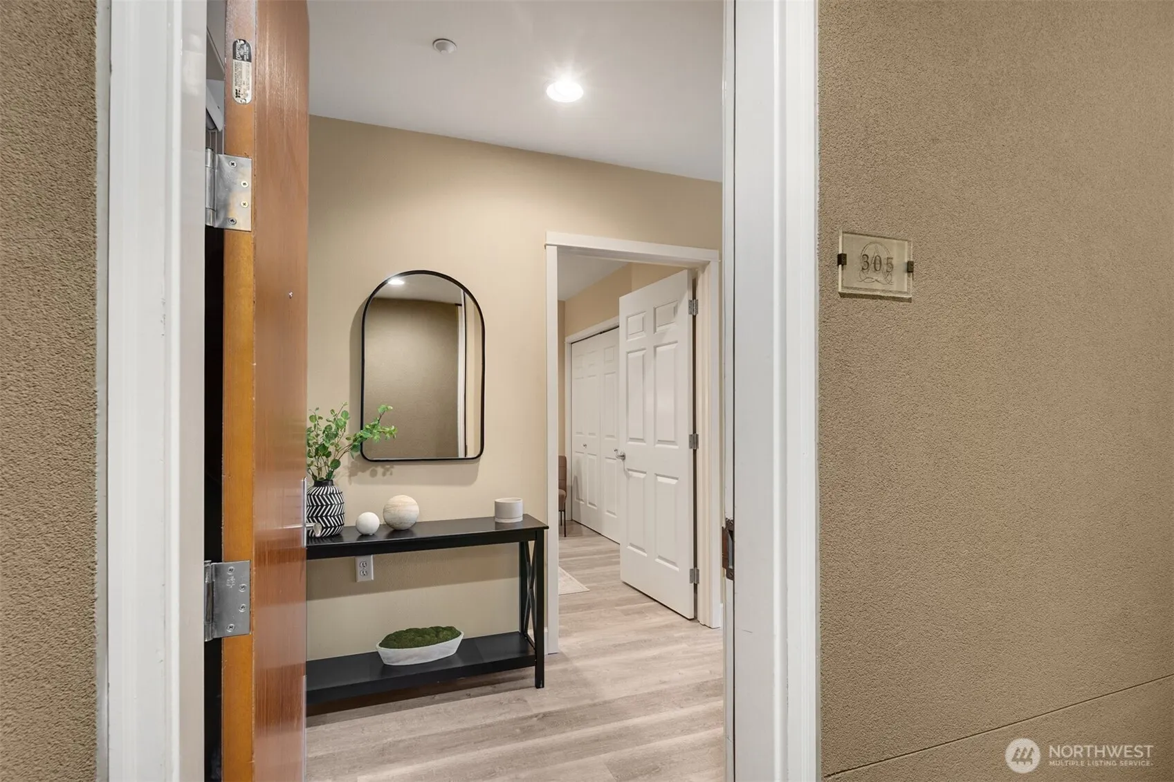 10047 Main Street #305, Bellevue, WA 98004