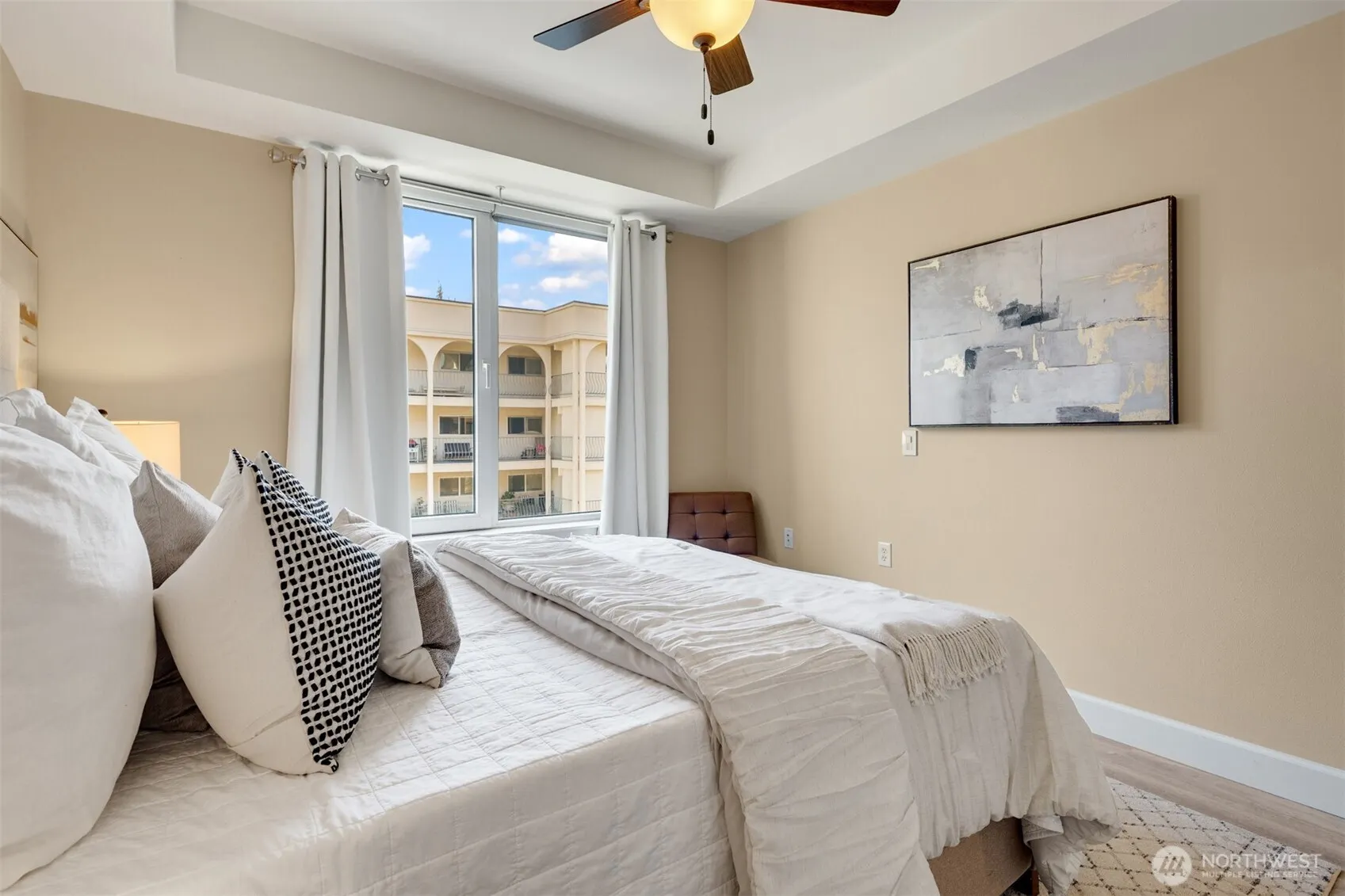 10047 Main Street #305, Bellevue, WA 98004