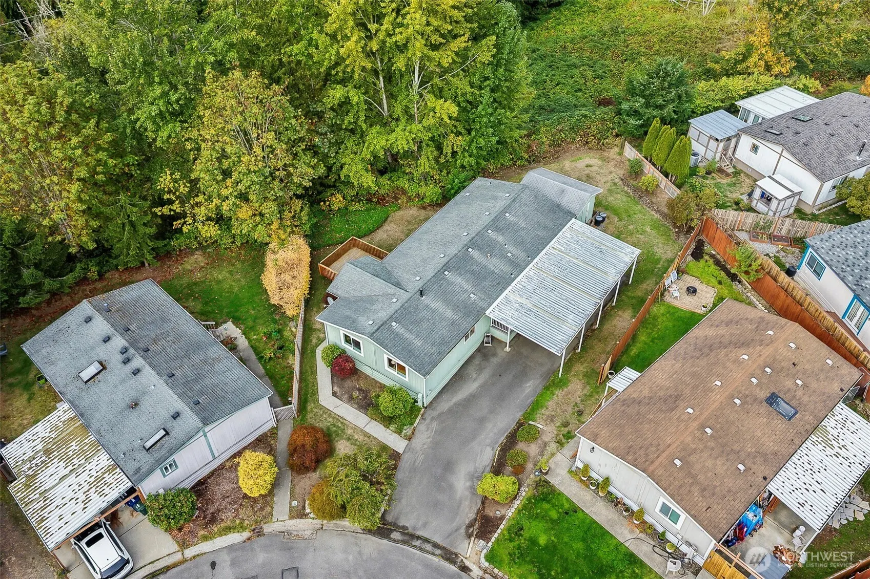 12500 NE 197th Court , Bothell, WA 98011-7622