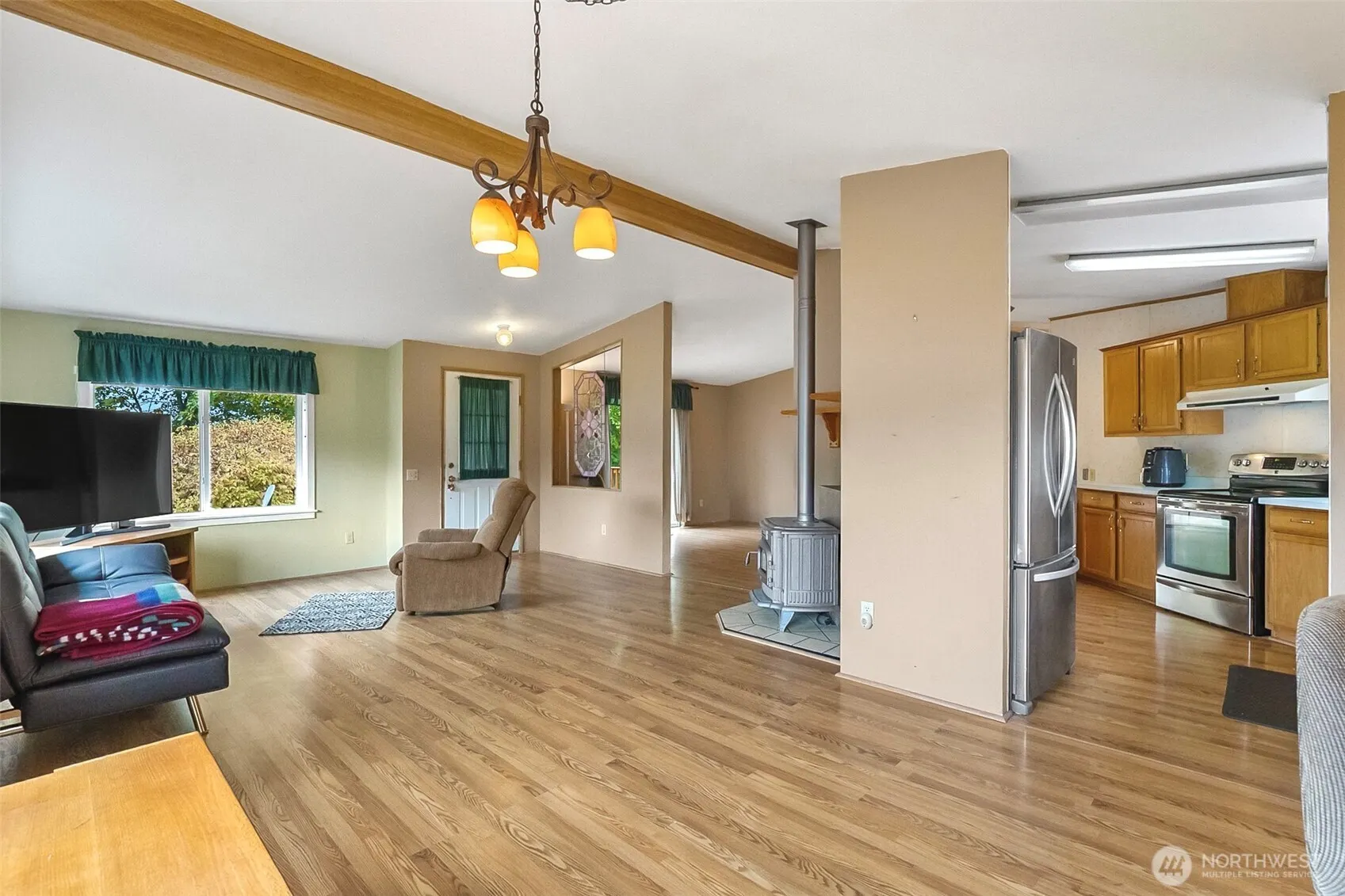 12500 NE 197th Court , Bothell, WA 98011-7622