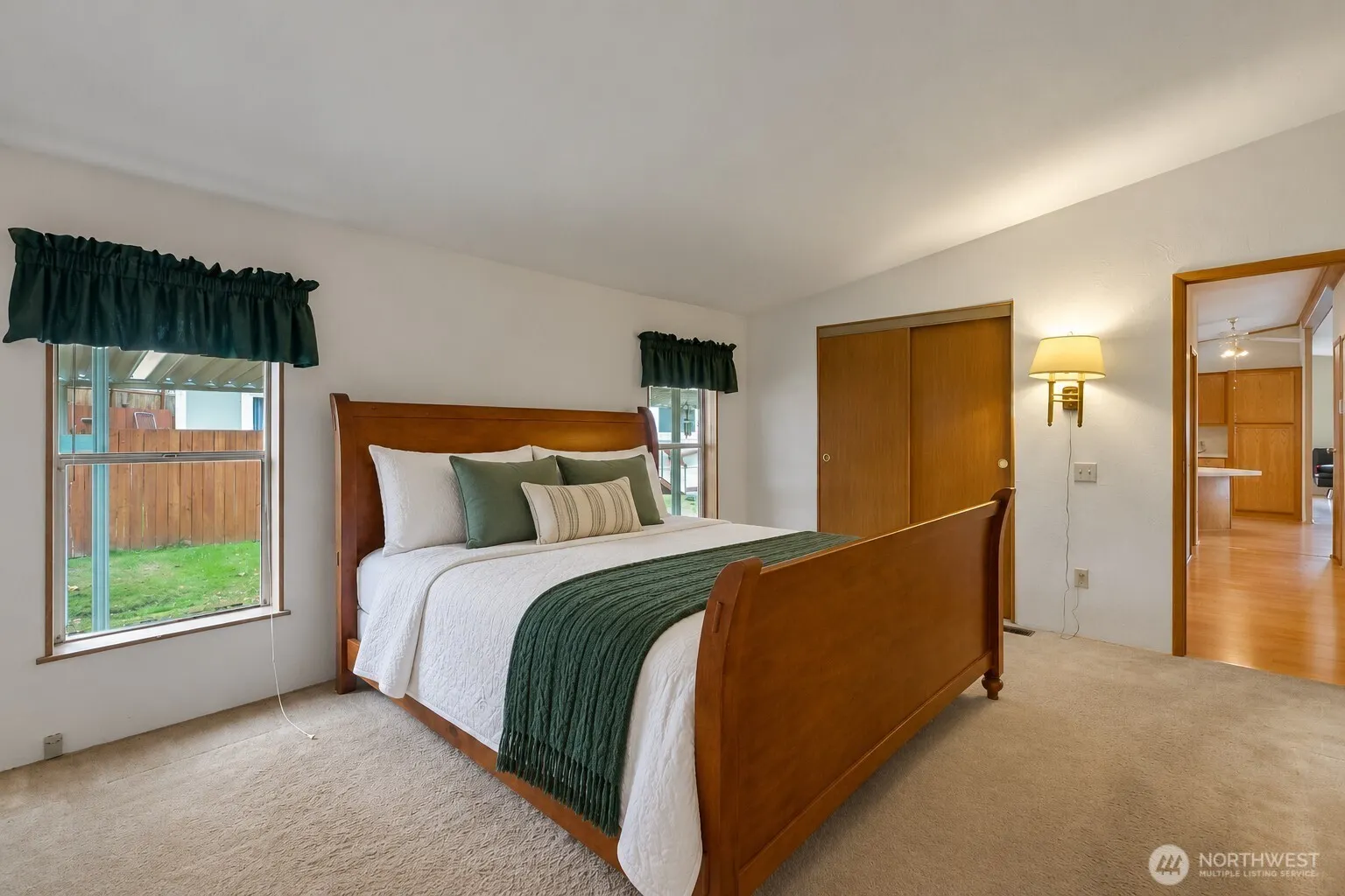 12500 NE 197th Court , Bothell, WA 98011-7622