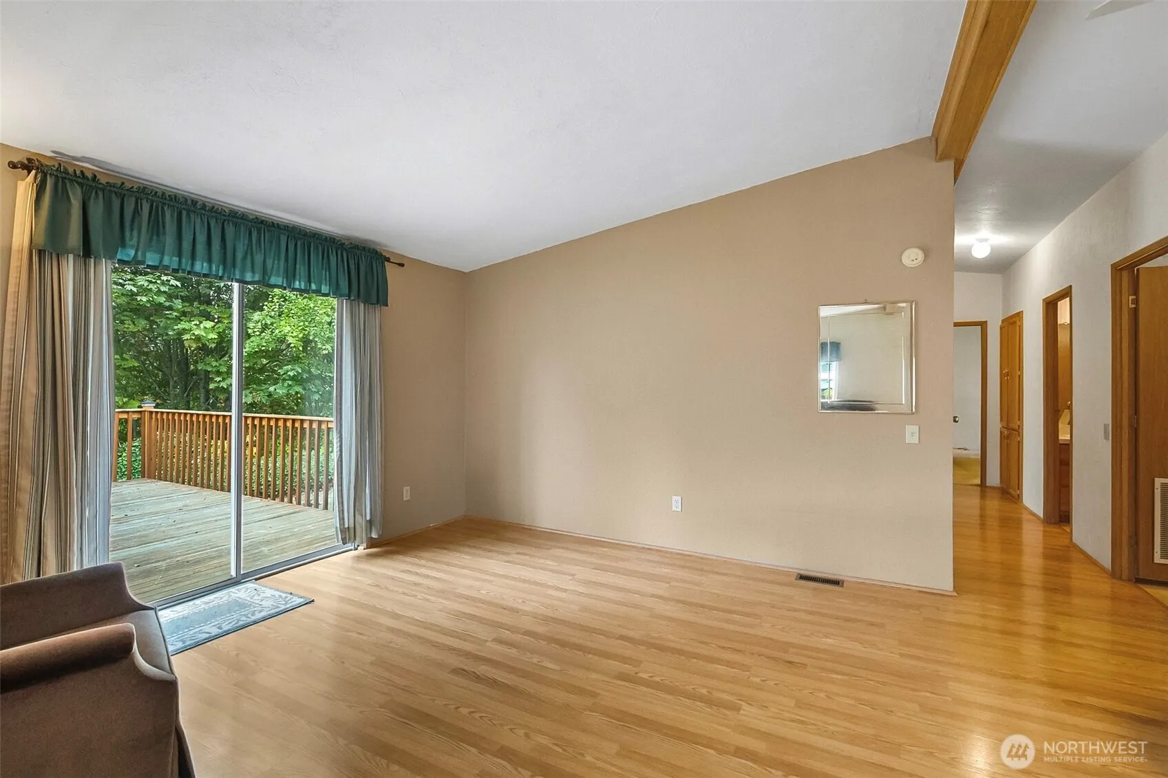 12500 NE 197th Court , Bothell, WA 98011-7622