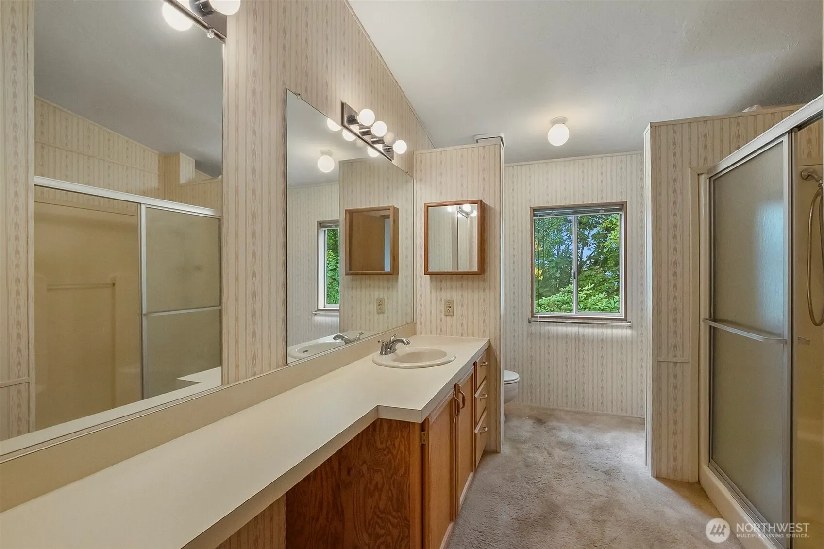 12500 NE 197th Court , Bothell, WA 98011-7622