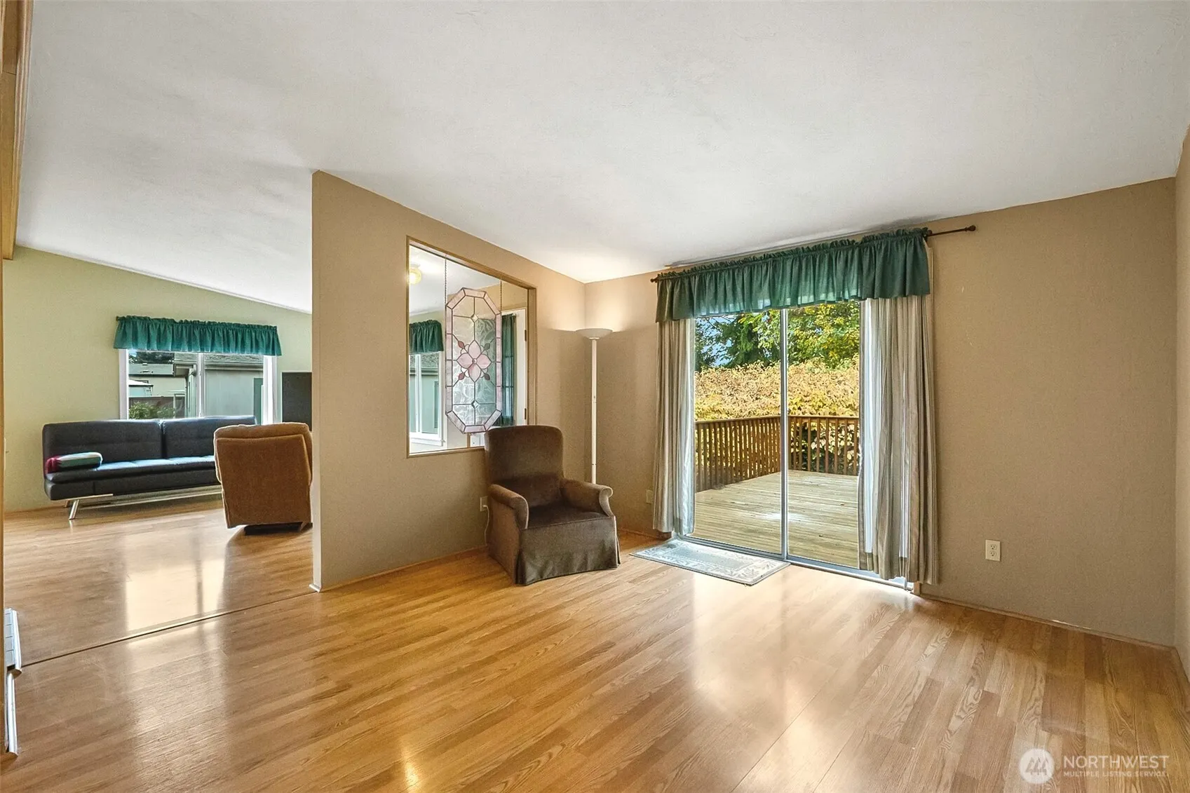 12500 NE 197th Court , Bothell, WA 98011-7622