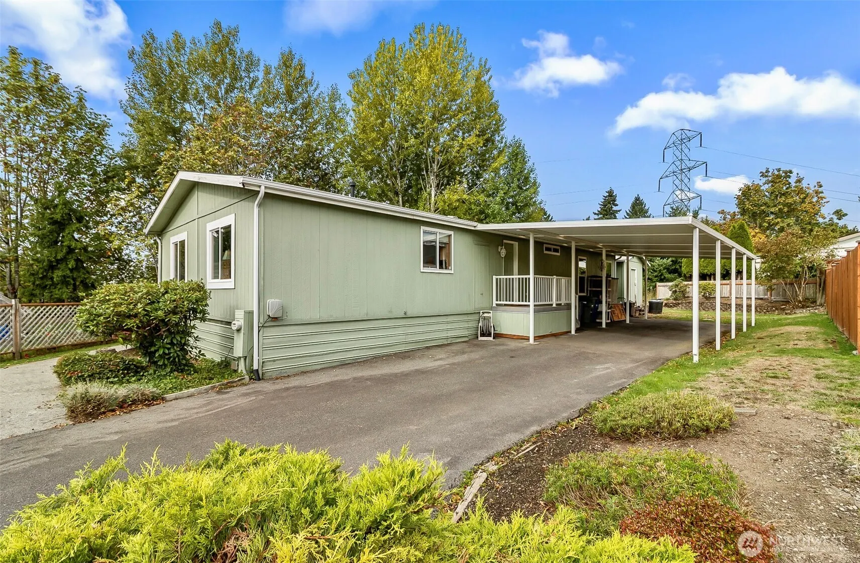 12500 NE 197th Court , Bothell, WA 98011-7622