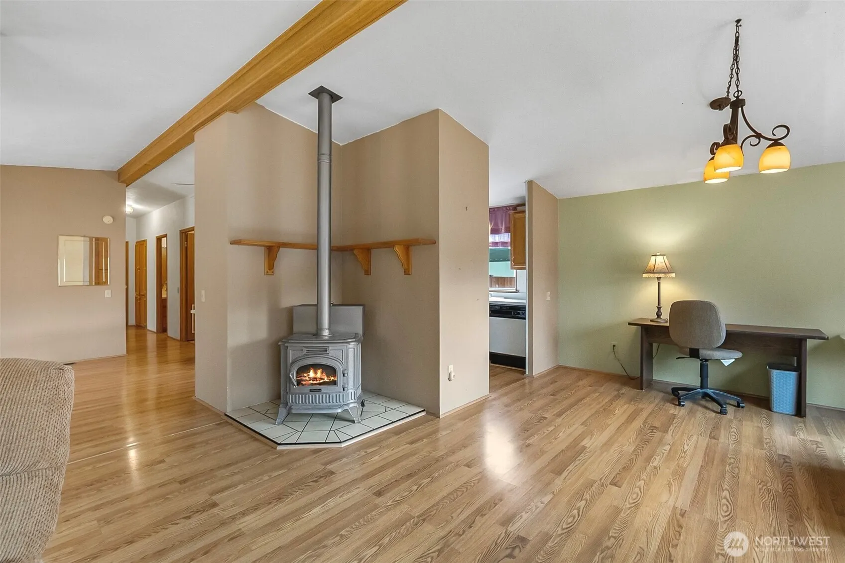 12500 NE 197th Court , Bothell, WA 98011-7622