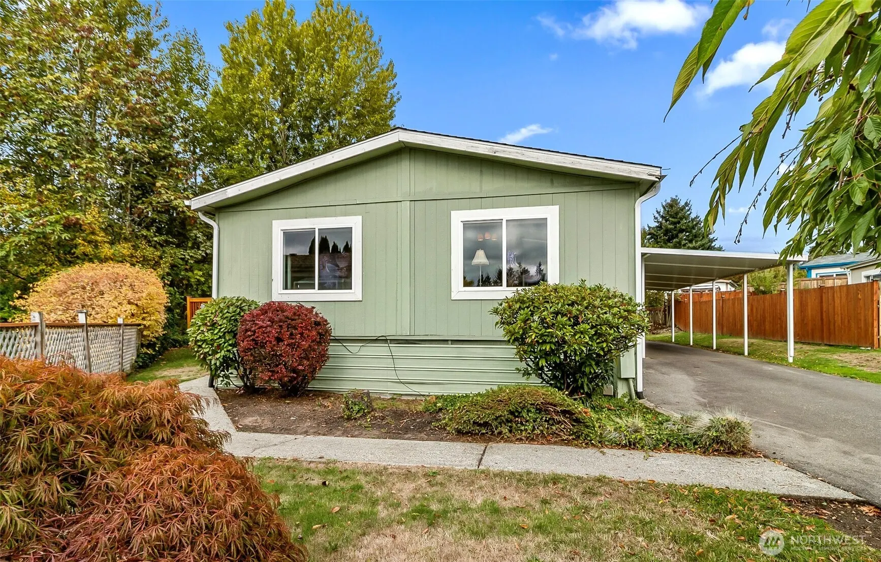 12500 NE 197th Court , Bothell, WA 98011-7622