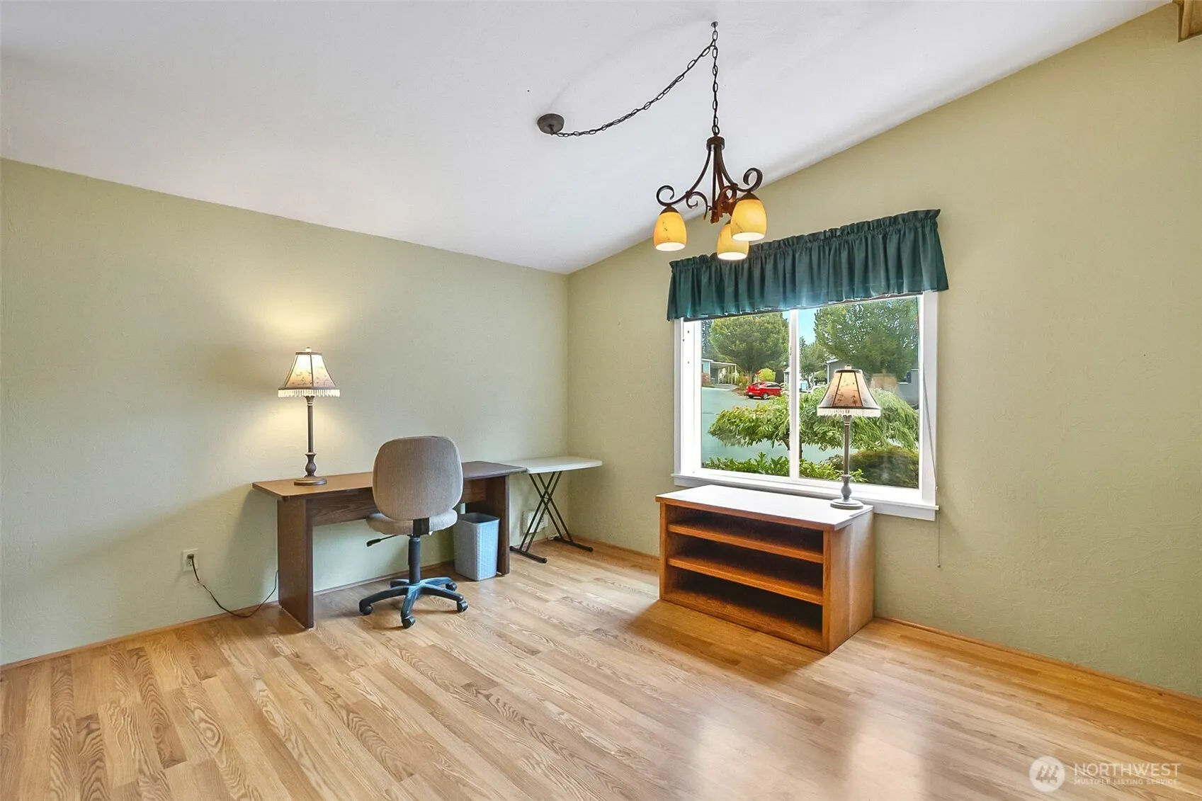 12500 NE 197th Court , Bothell, WA 98011-7622