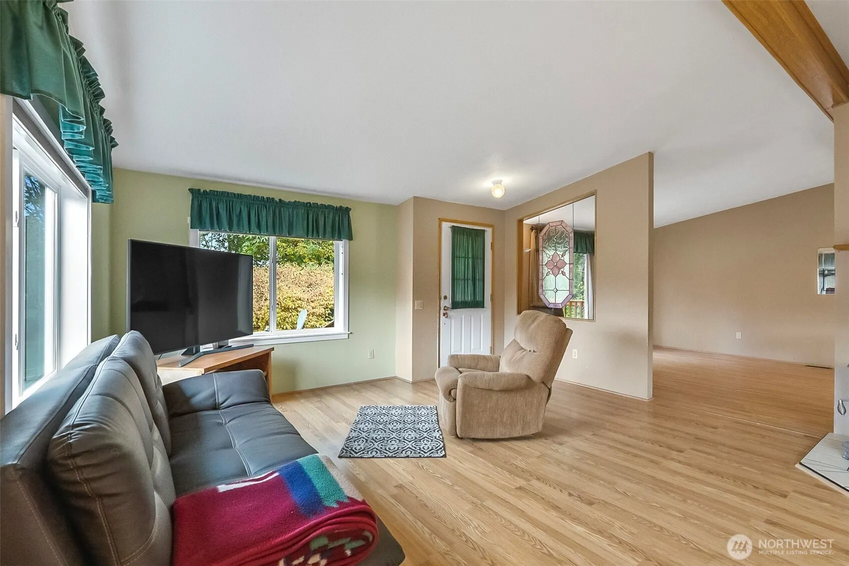 12500 NE 197th Court , Bothell, WA 98011-7622