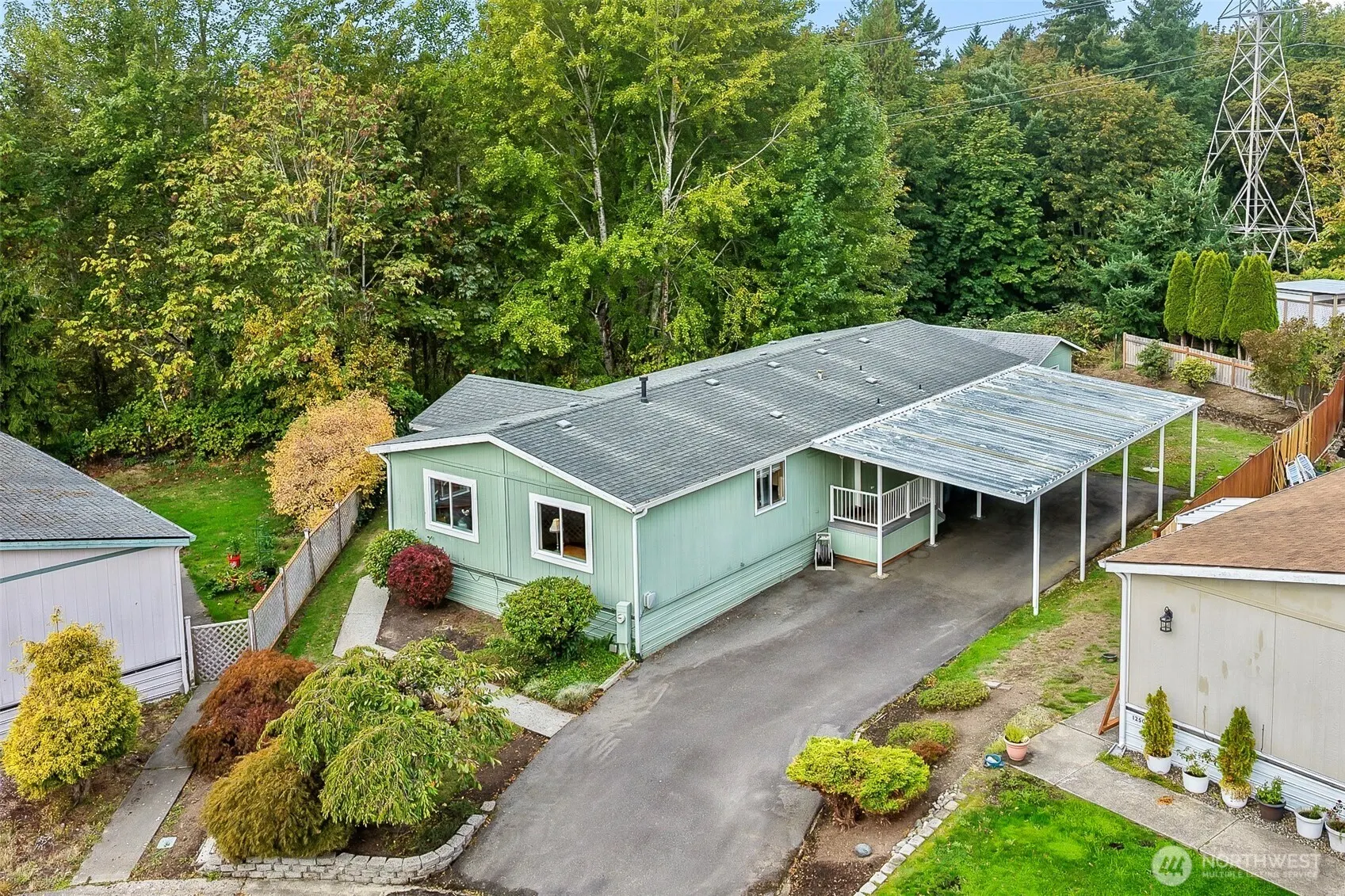 12500 NE 197th Court , Bothell, WA 98011-7622
