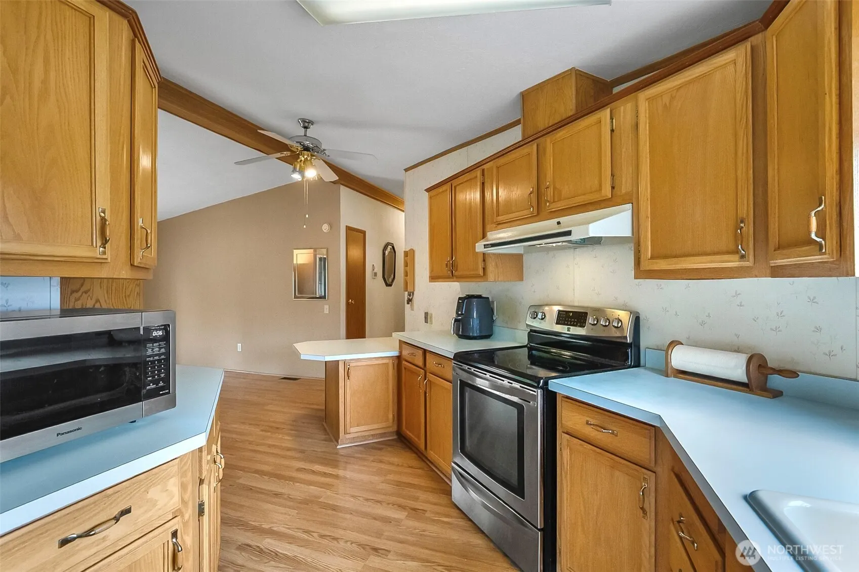 12500 NE 197th Court , Bothell, WA 98011-7622
