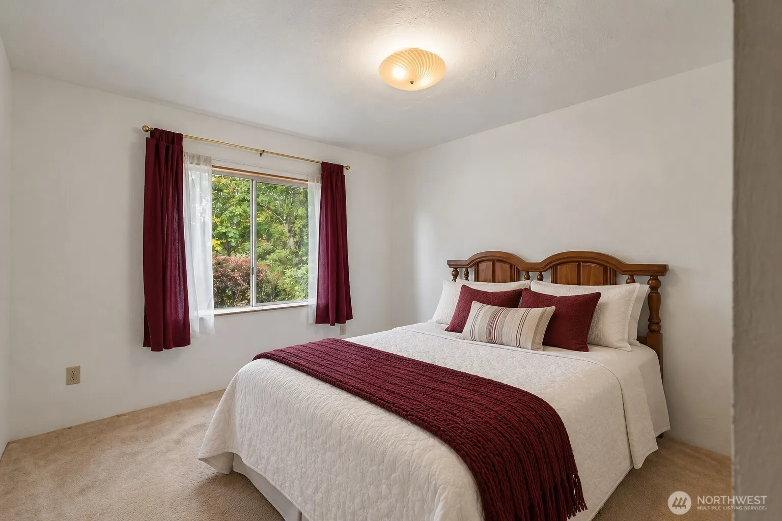 12500 NE 197th Court , Bothell, WA 98011-7622