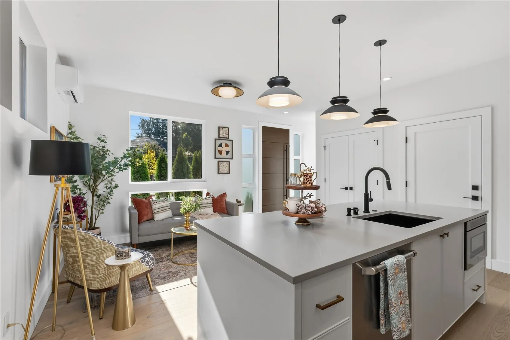 1518 NE 113th Street , Seattle, WA 98125