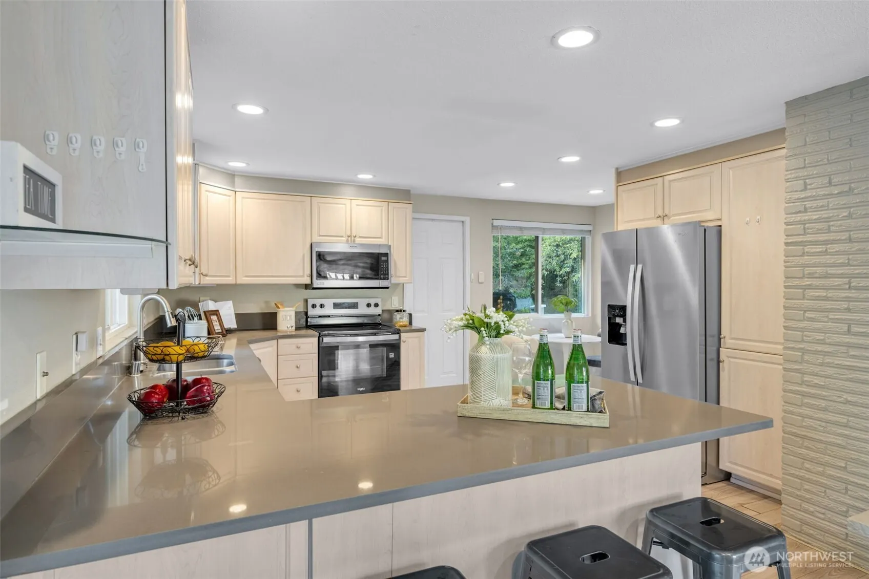 136 128th Avenue NE, Bellevue, WA 98005
