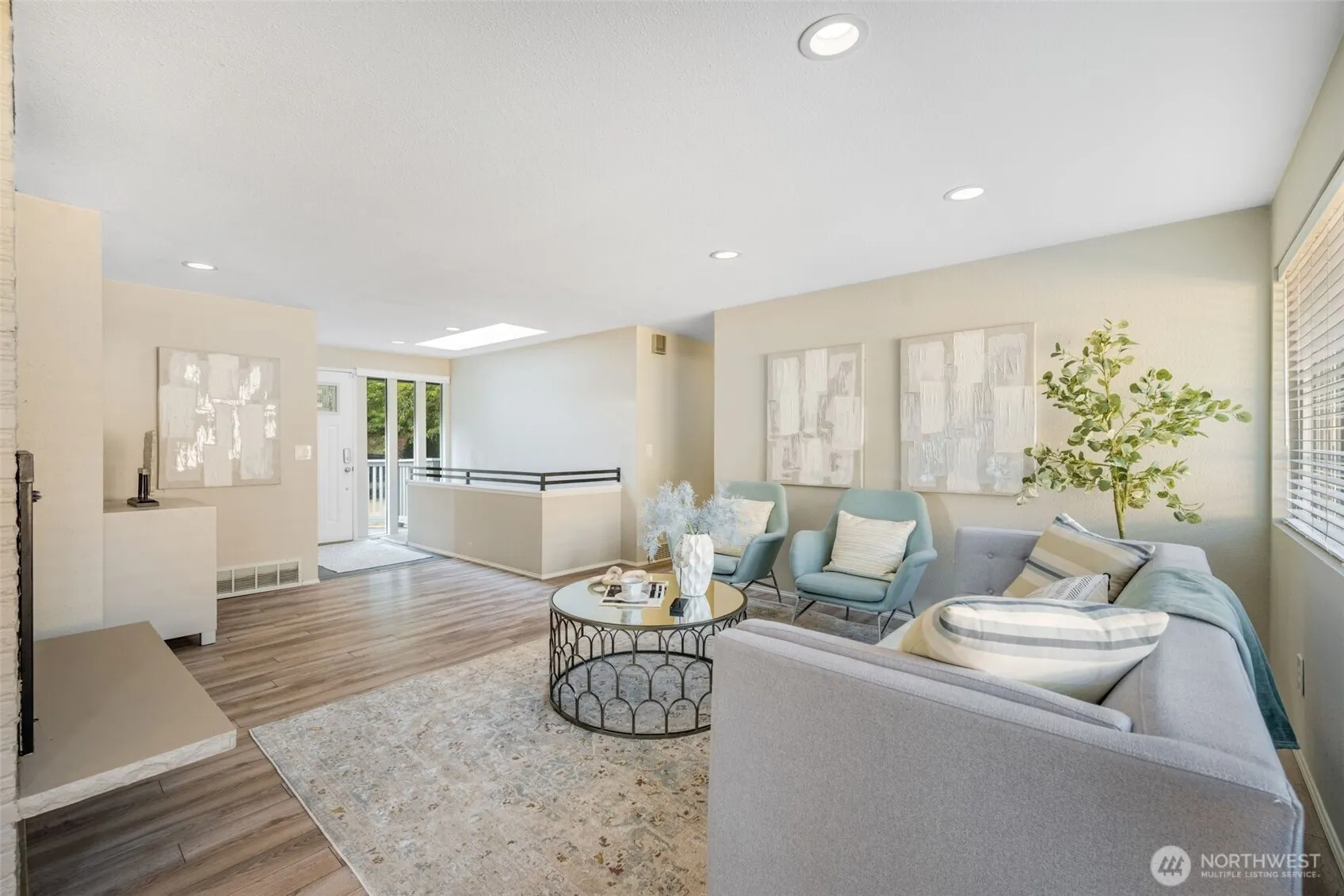 136 128th Avenue NE, Bellevue, WA 98005
