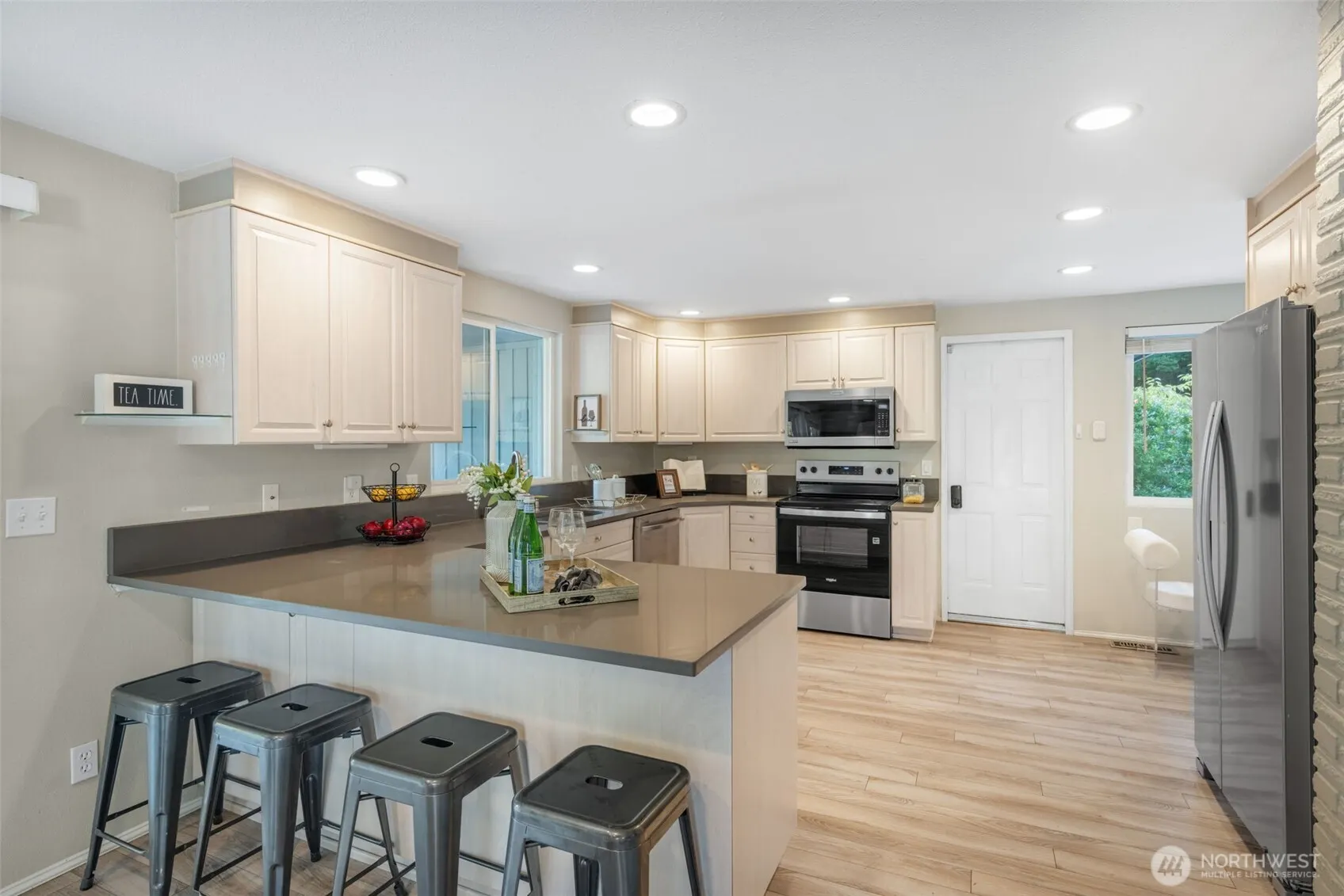 136 128th Avenue NE, Bellevue, WA 98005