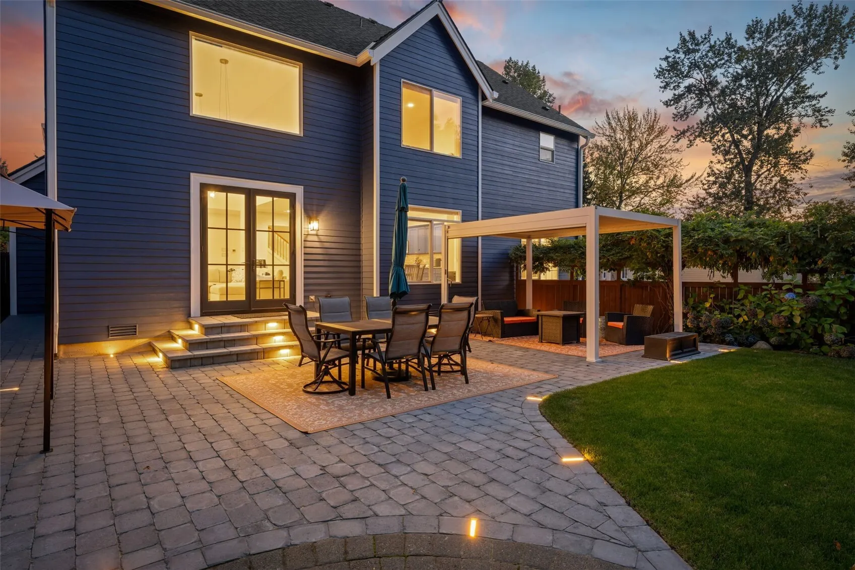 9818 S 220th Place , Kent, WA 98031