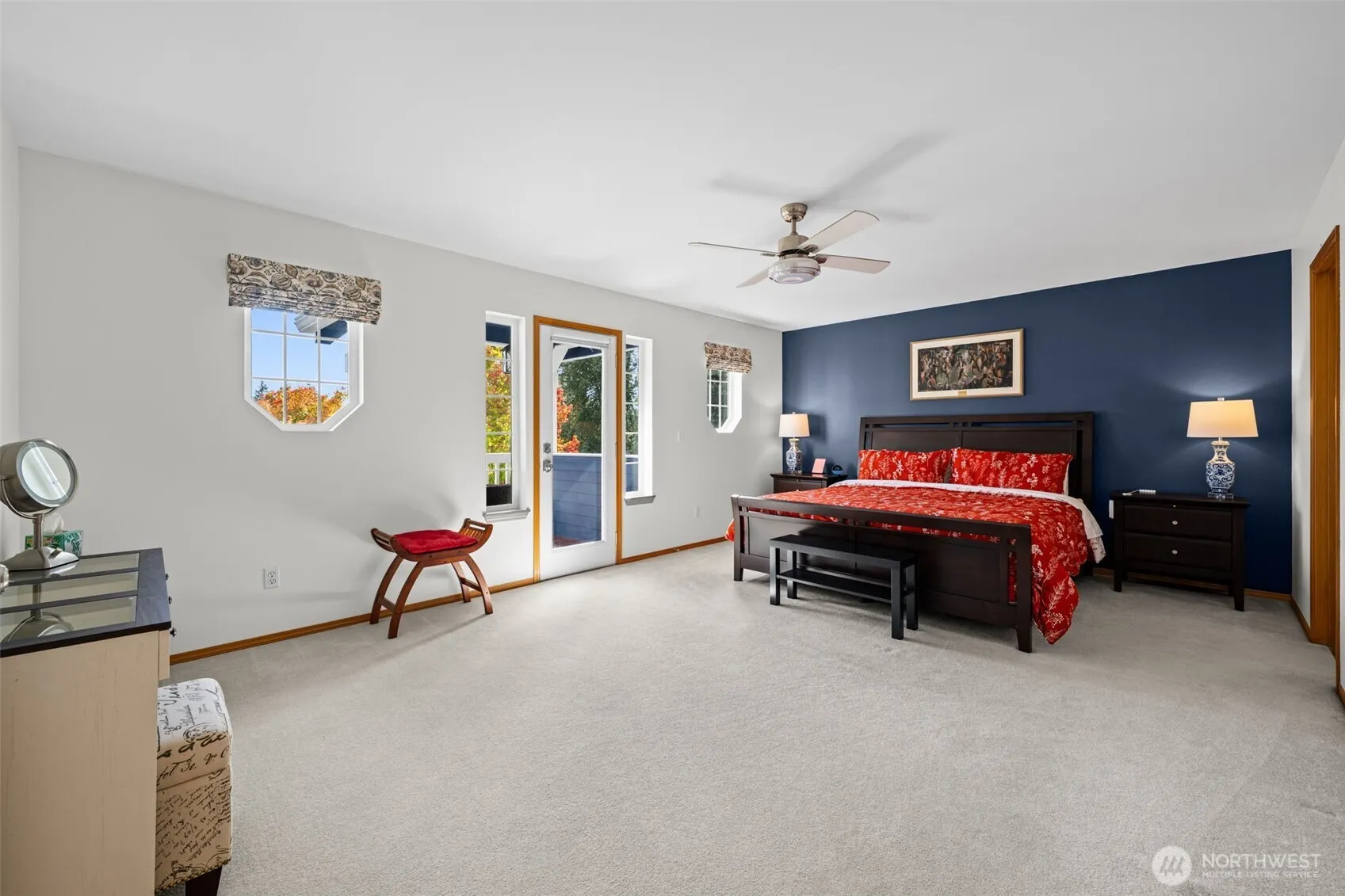 9818 S 220th Place , Kent, WA 98031